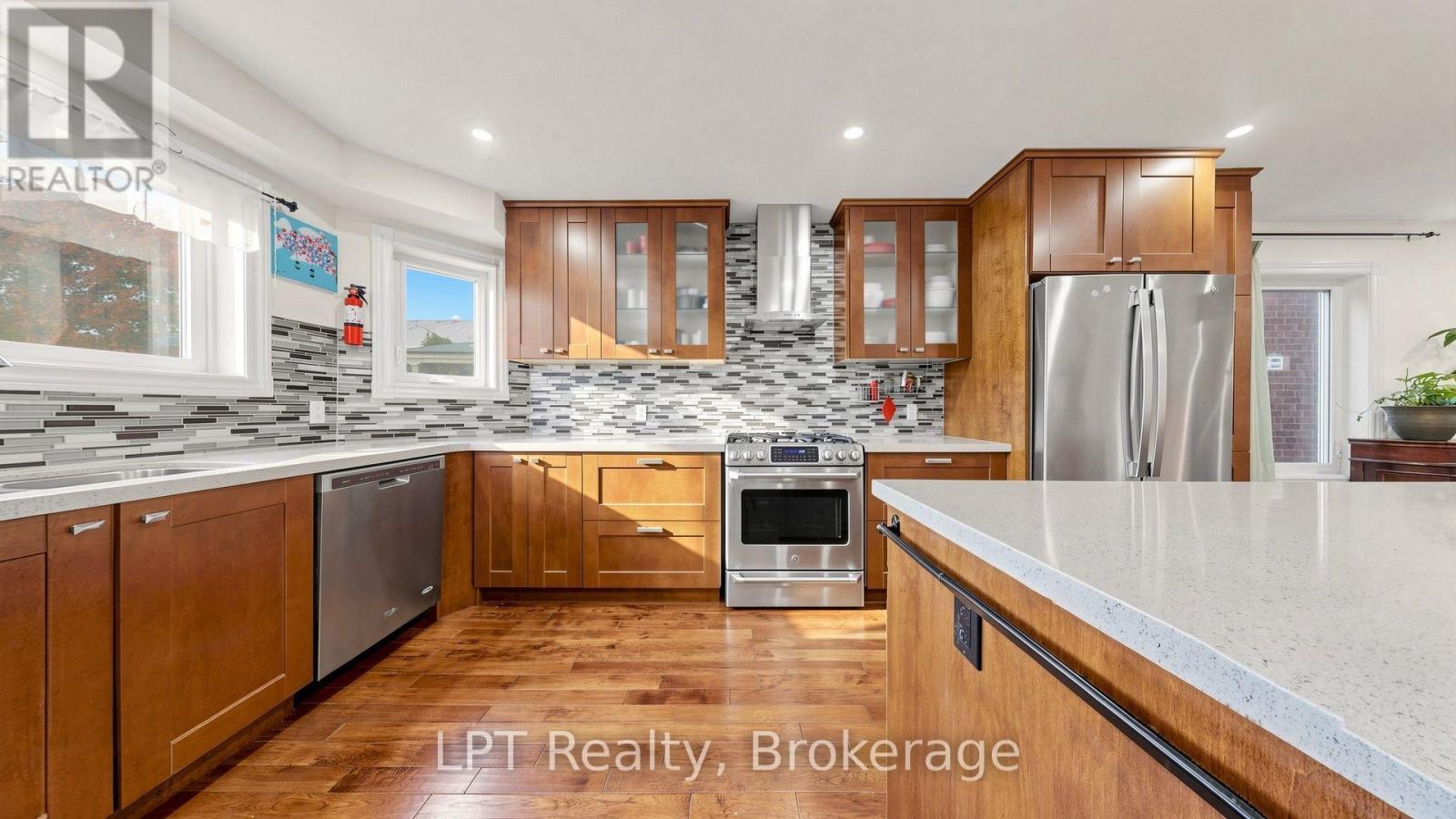 18 Tawn Crescent S, Ajax (Central), ON