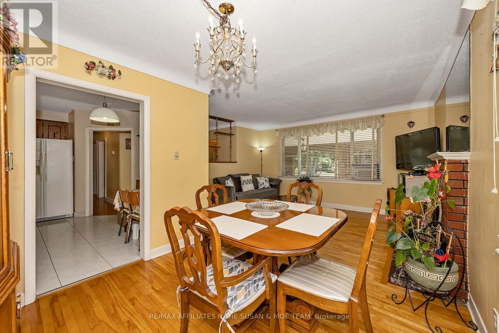 131 Oakridge Boulevard, Ottawa, ON