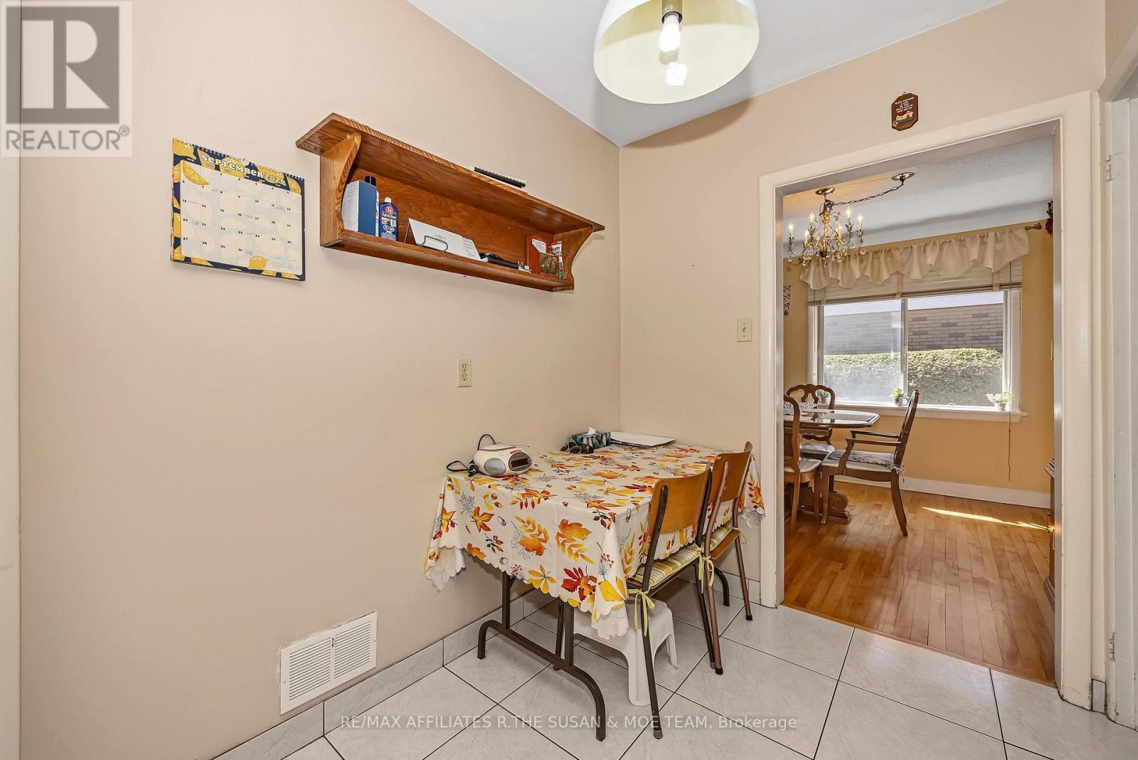 131 Oakridge Boulevard, Ottawa, ON