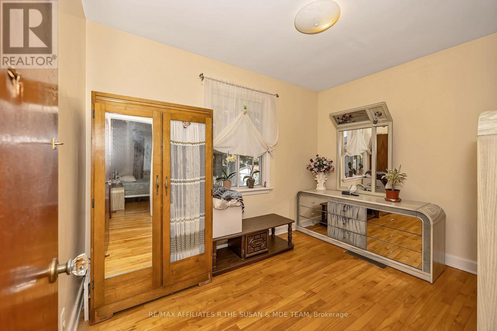 131 Oakridge Boulevard, Ottawa, ON