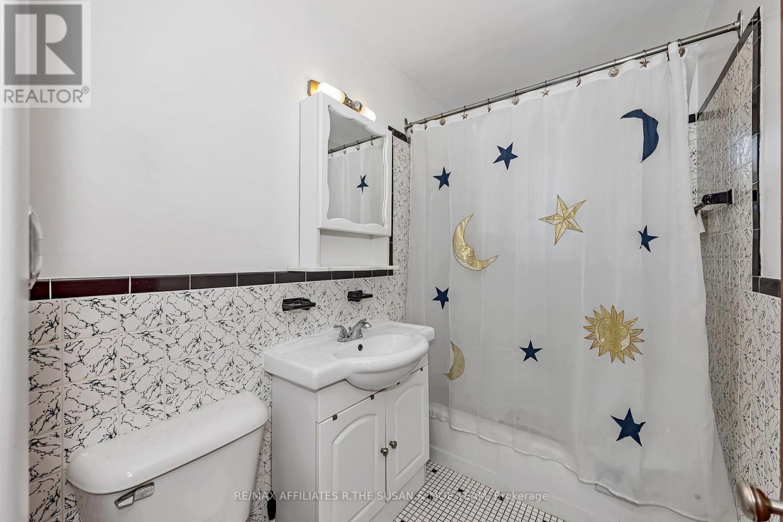 131 Oakridge Boulevard, Ottawa, ON
