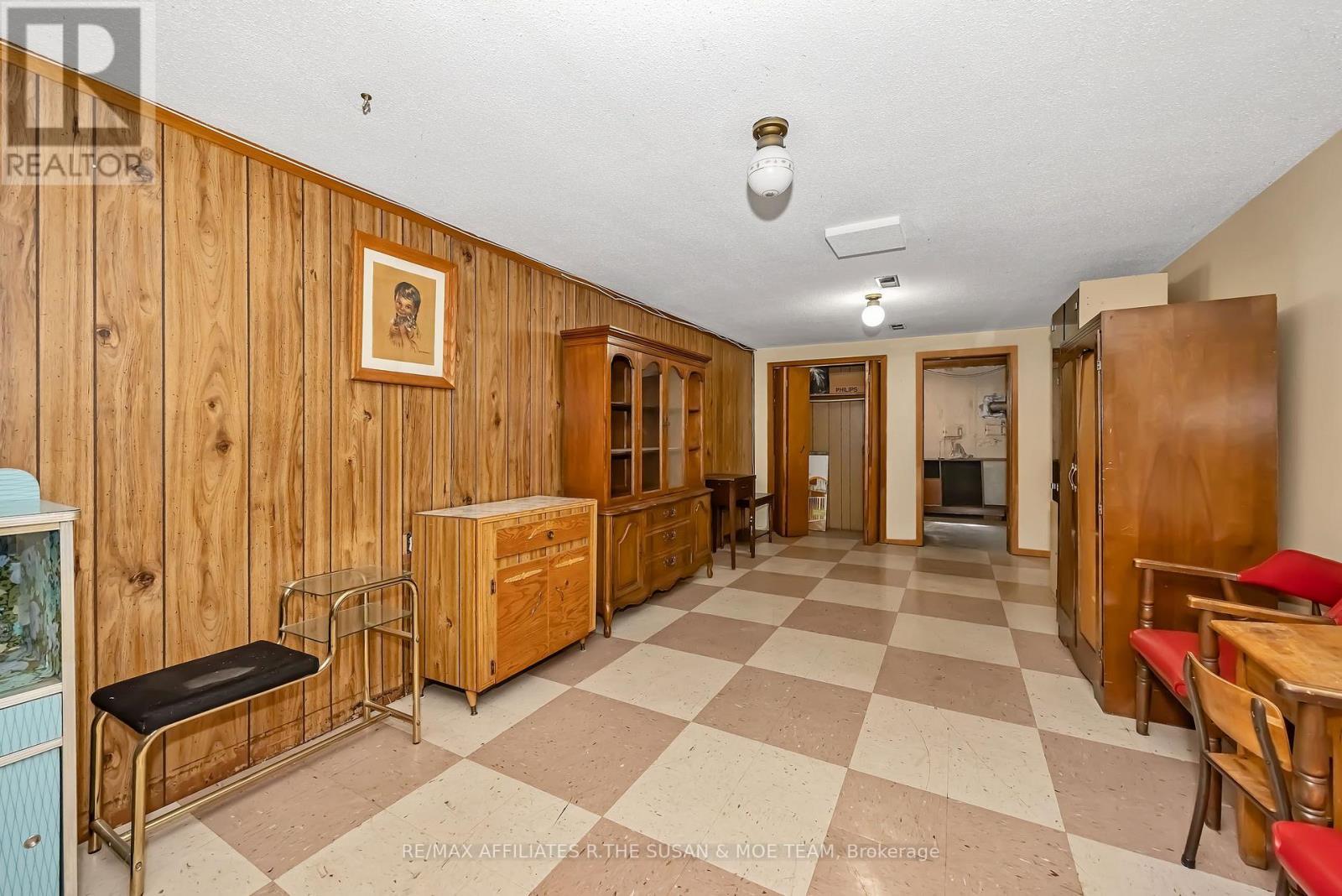 131 Oakridge Boulevard, Ottawa, ON