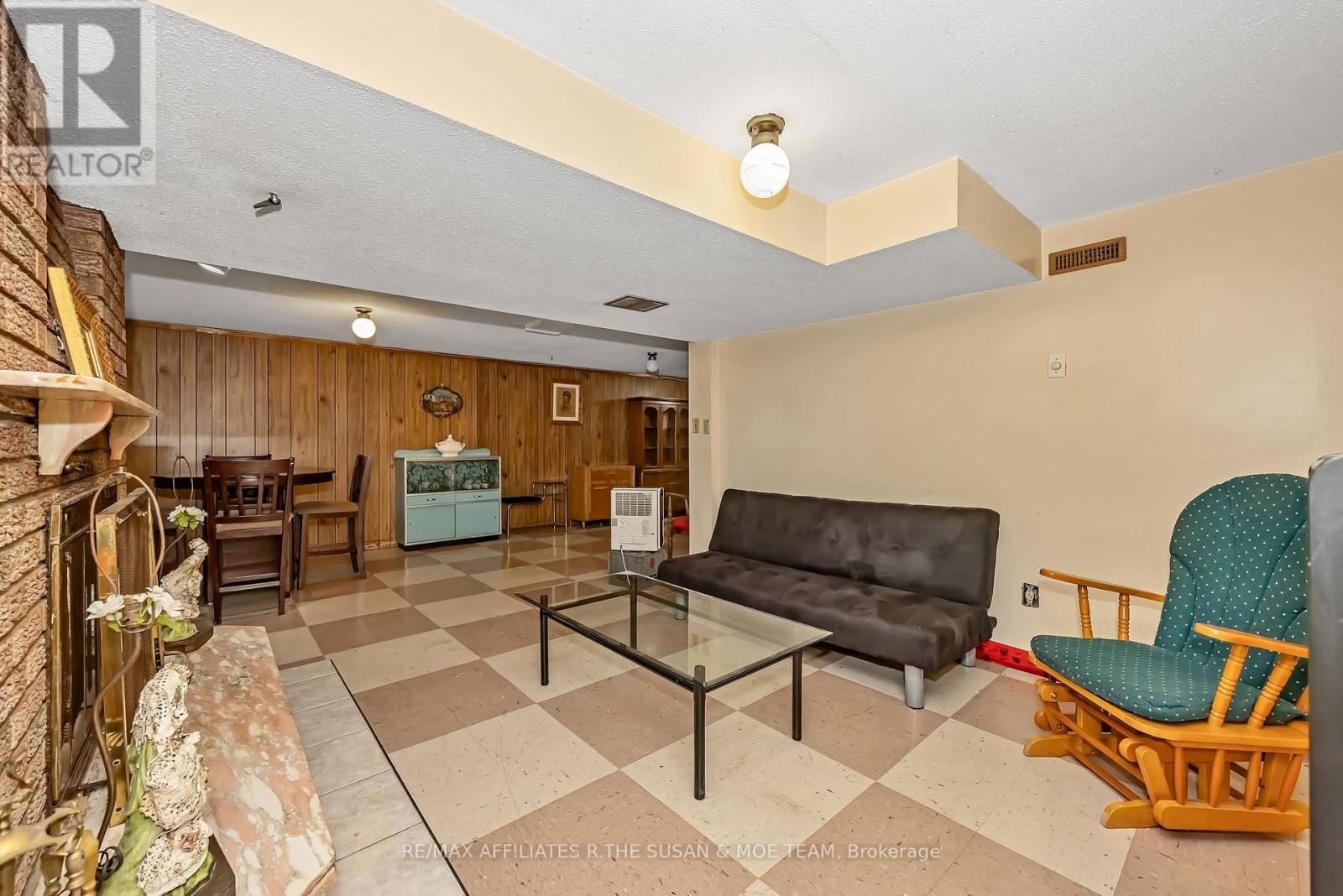 131 Oakridge Boulevard, Ottawa, ON