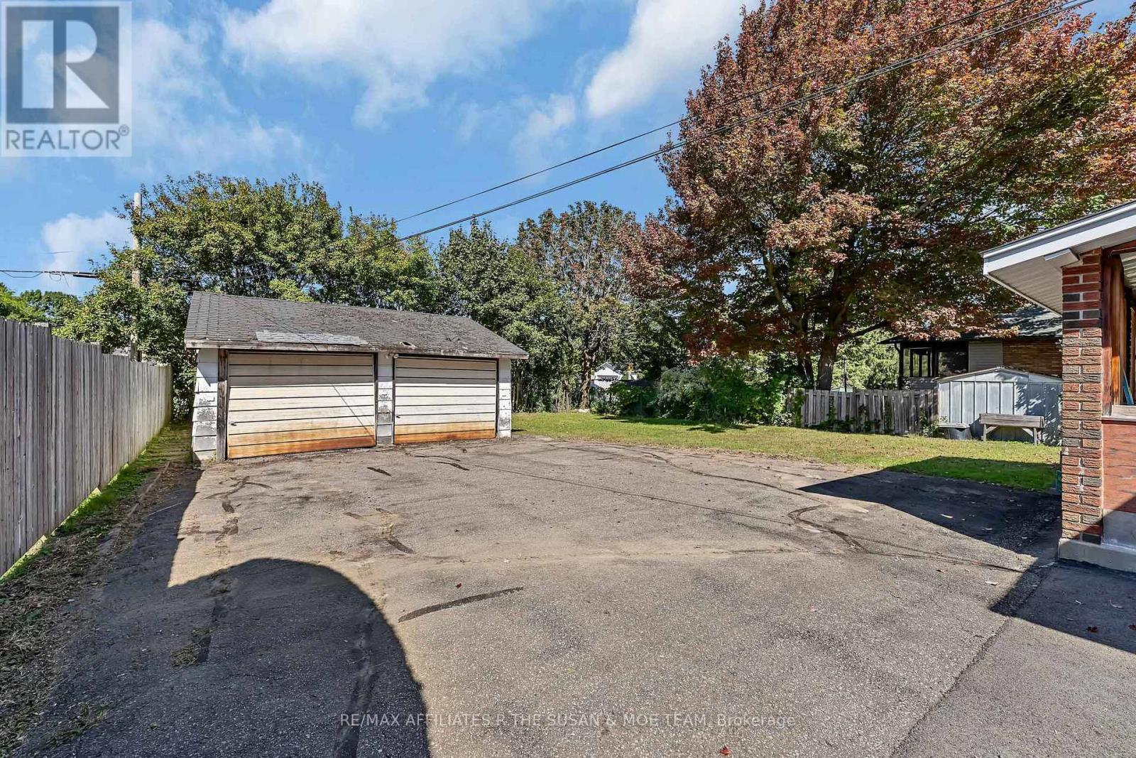 131 Oakridge Boulevard, Ottawa, ON