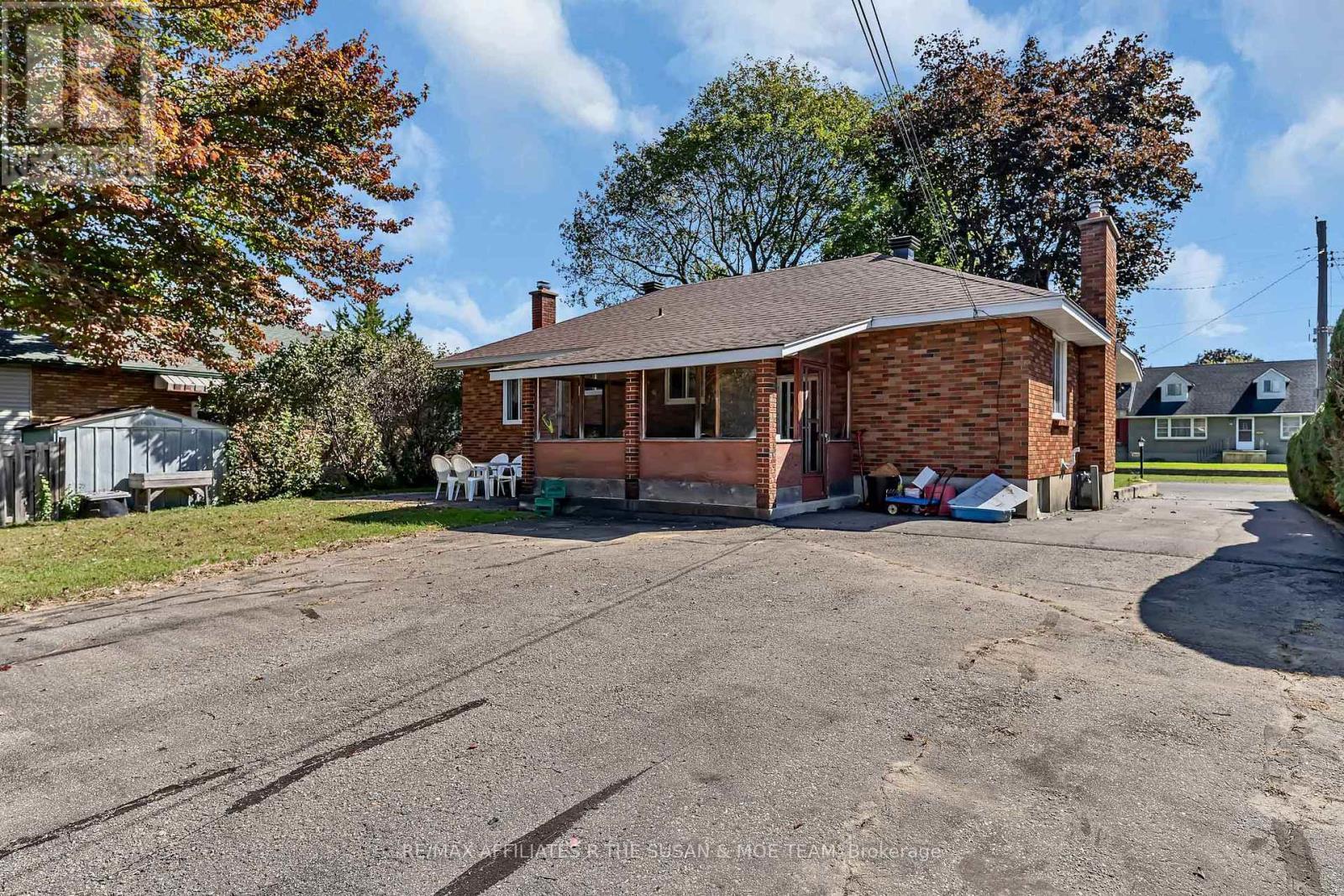 131 Oakridge Boulevard, Ottawa, ON