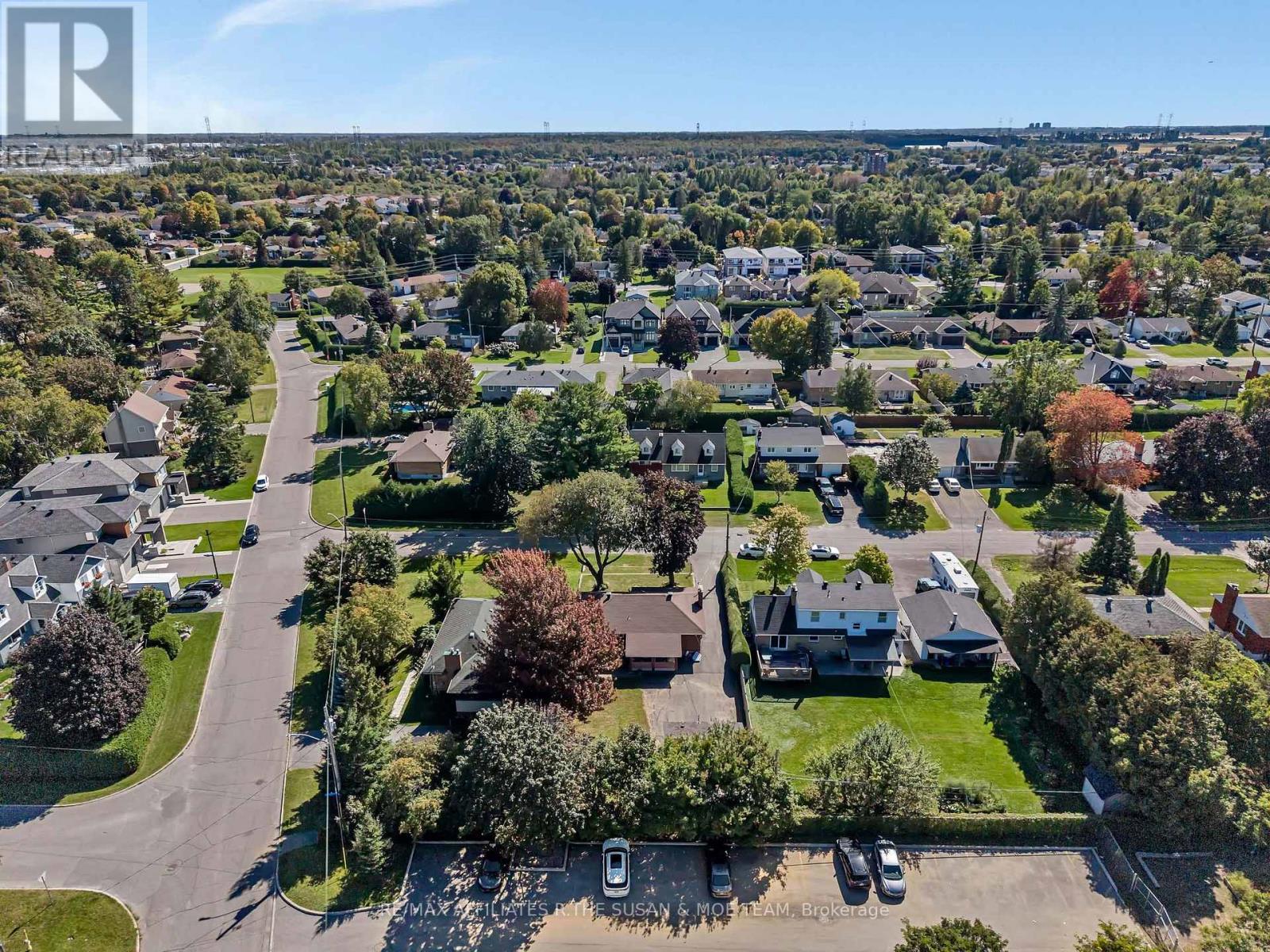 131 Oakridge Boulevard, Ottawa, ON