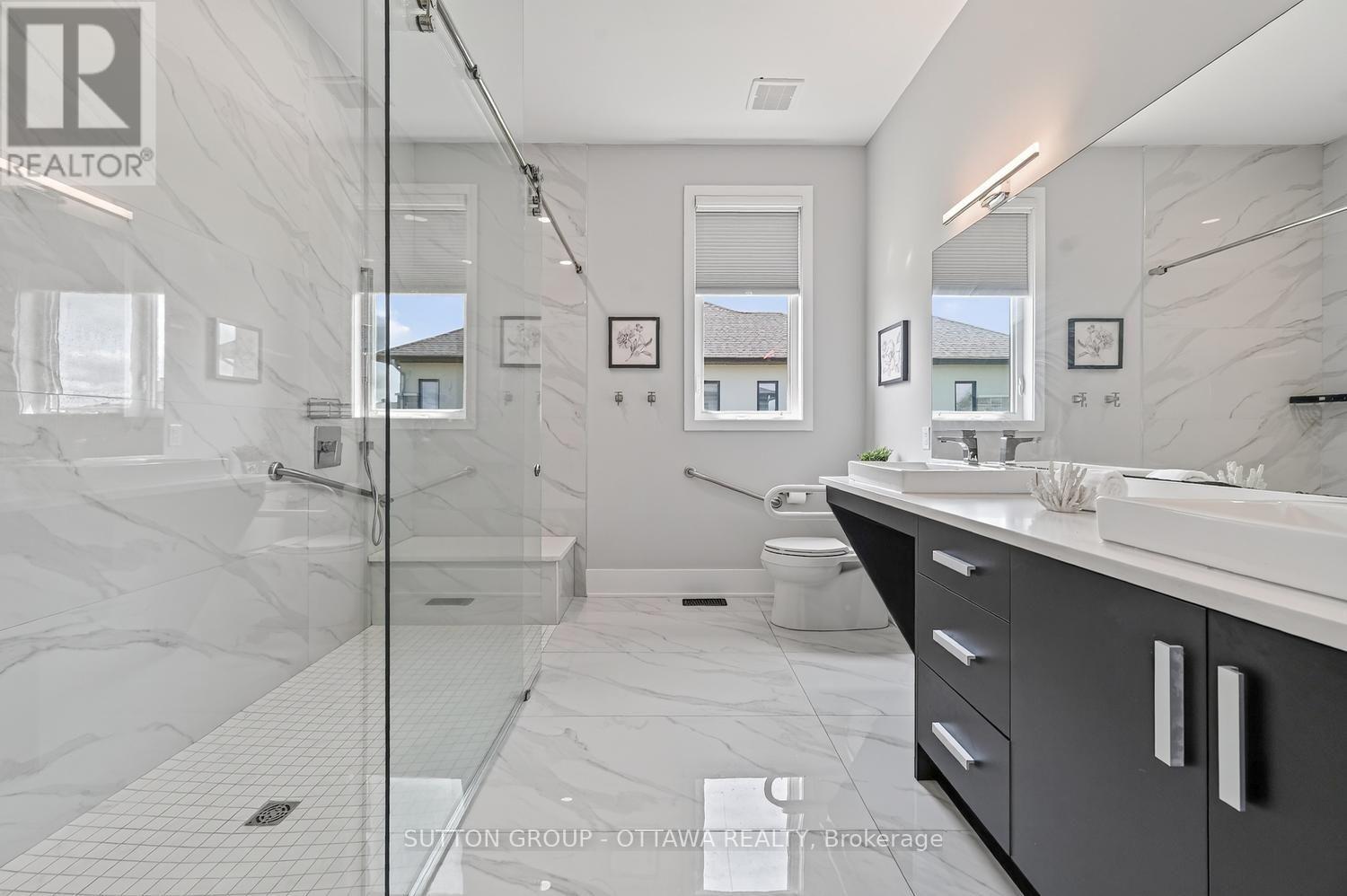 Primary Ensuite - 10' double shower - 7095 Still Meadow Way, Ottawa, ON
