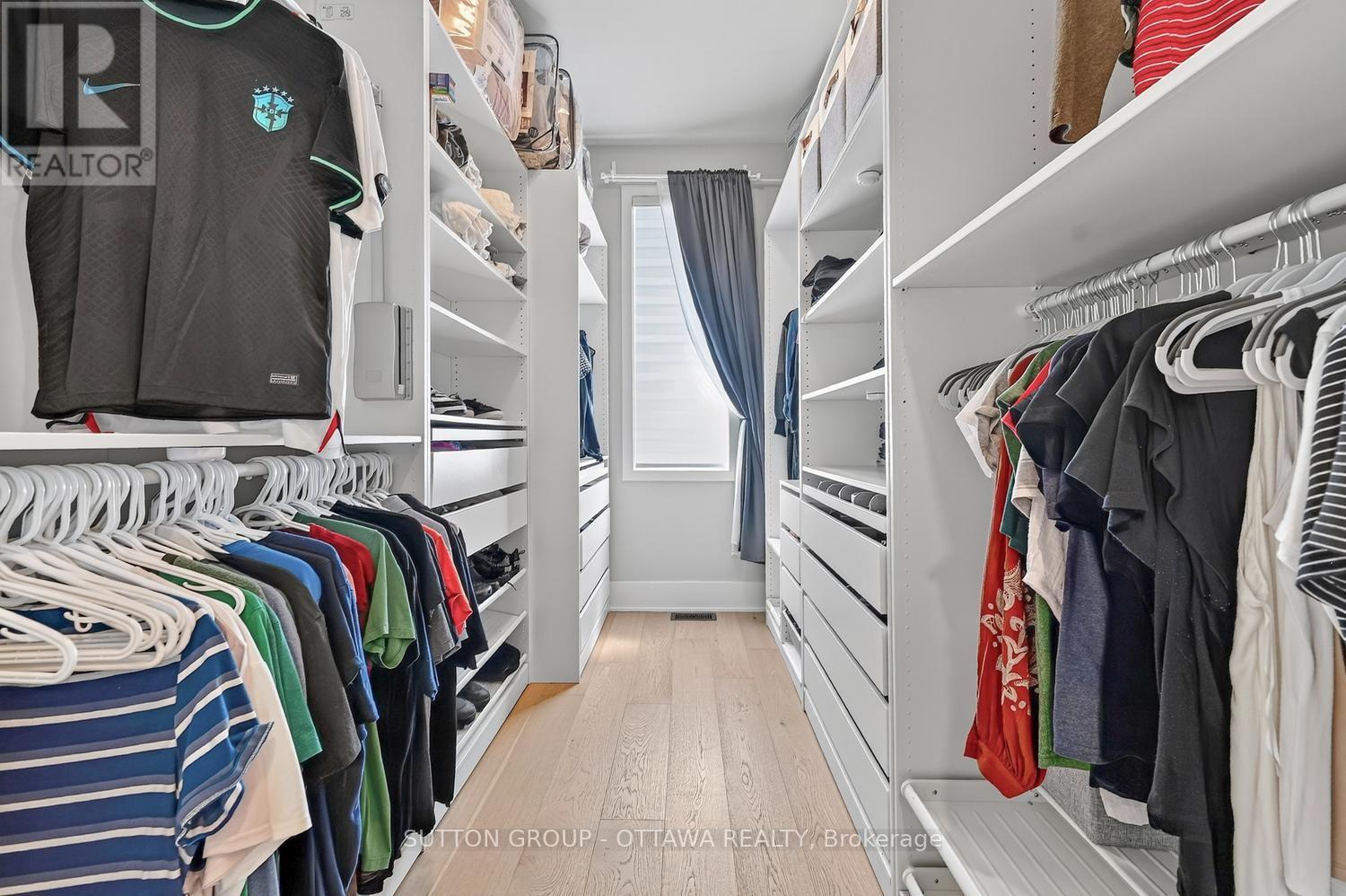 Primary walk-in closet - 7095 Still Meadow Way, Ottawa, ON