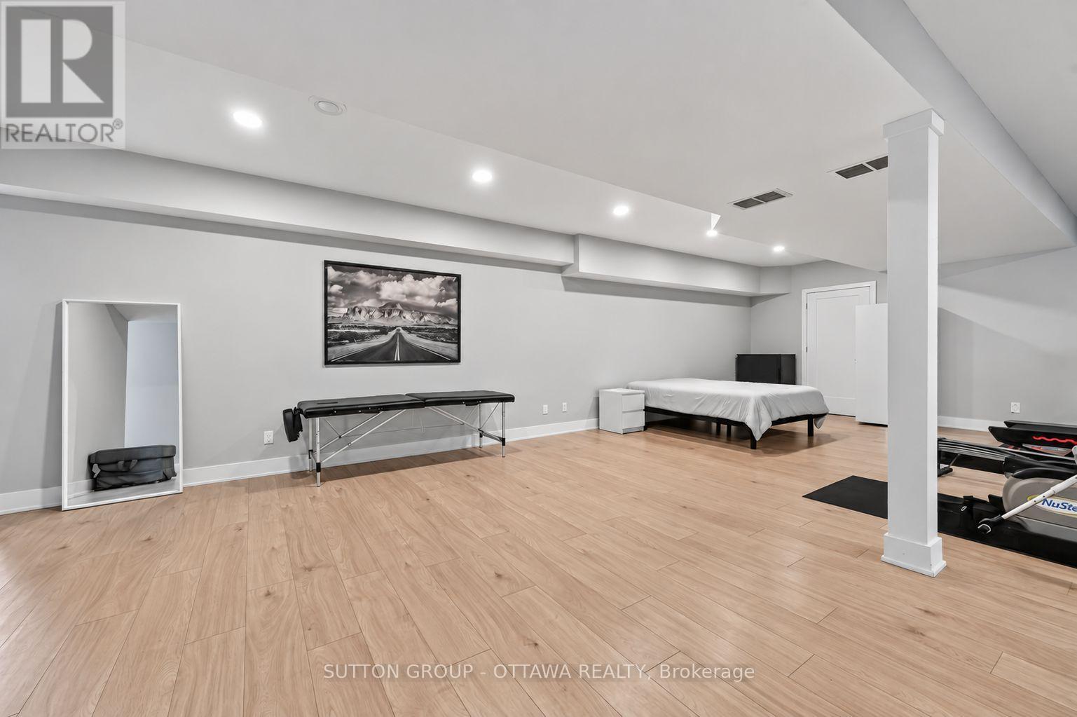Massage studio space - 7095 Still Meadow Way, Ottawa, ON