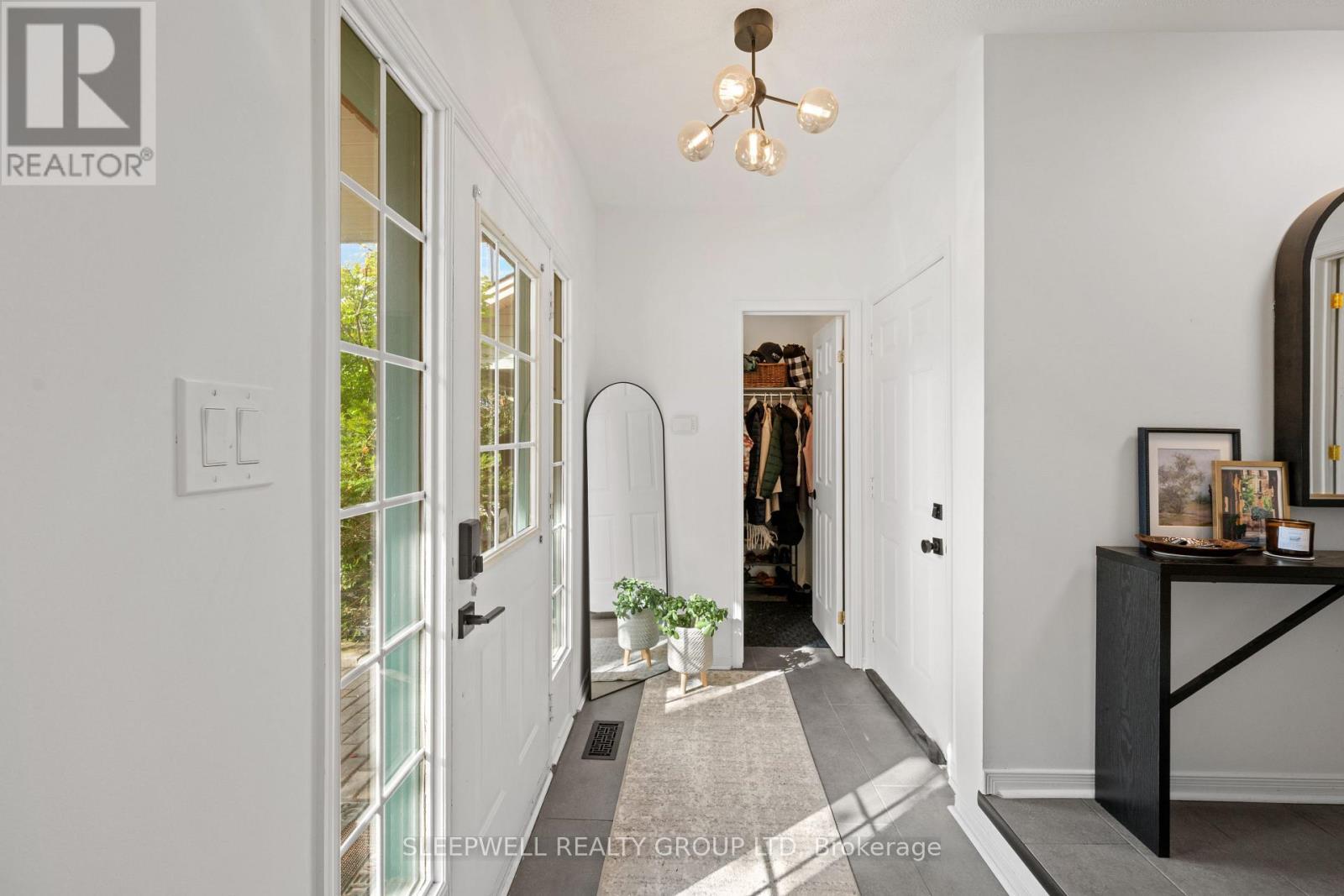 463 Cooper Street, Ottawa, ON