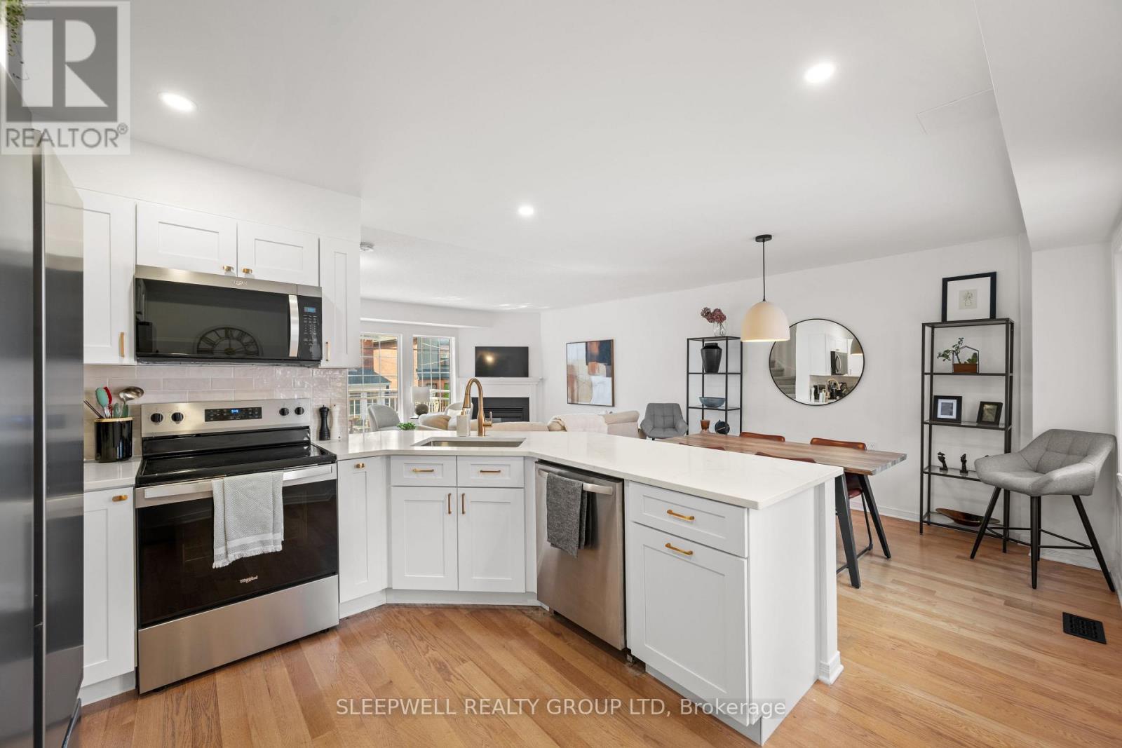 463 Cooper Street, Ottawa, ON