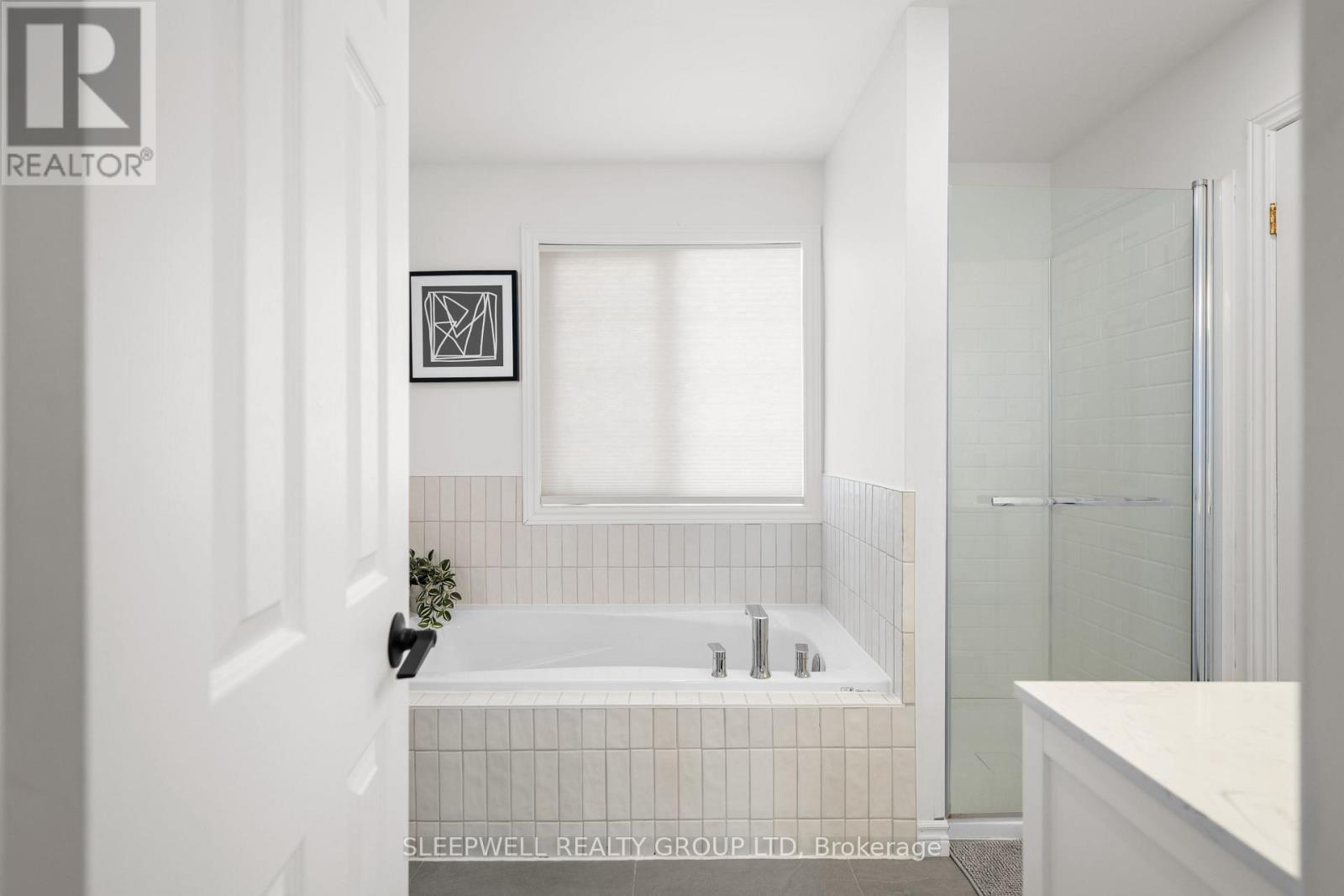 463 Cooper Street, Ottawa, ON