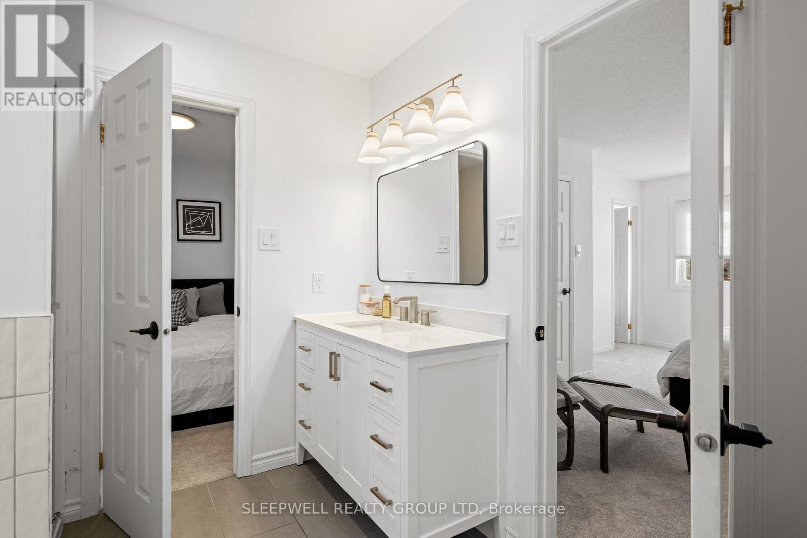 463 Cooper Street, Ottawa, ON