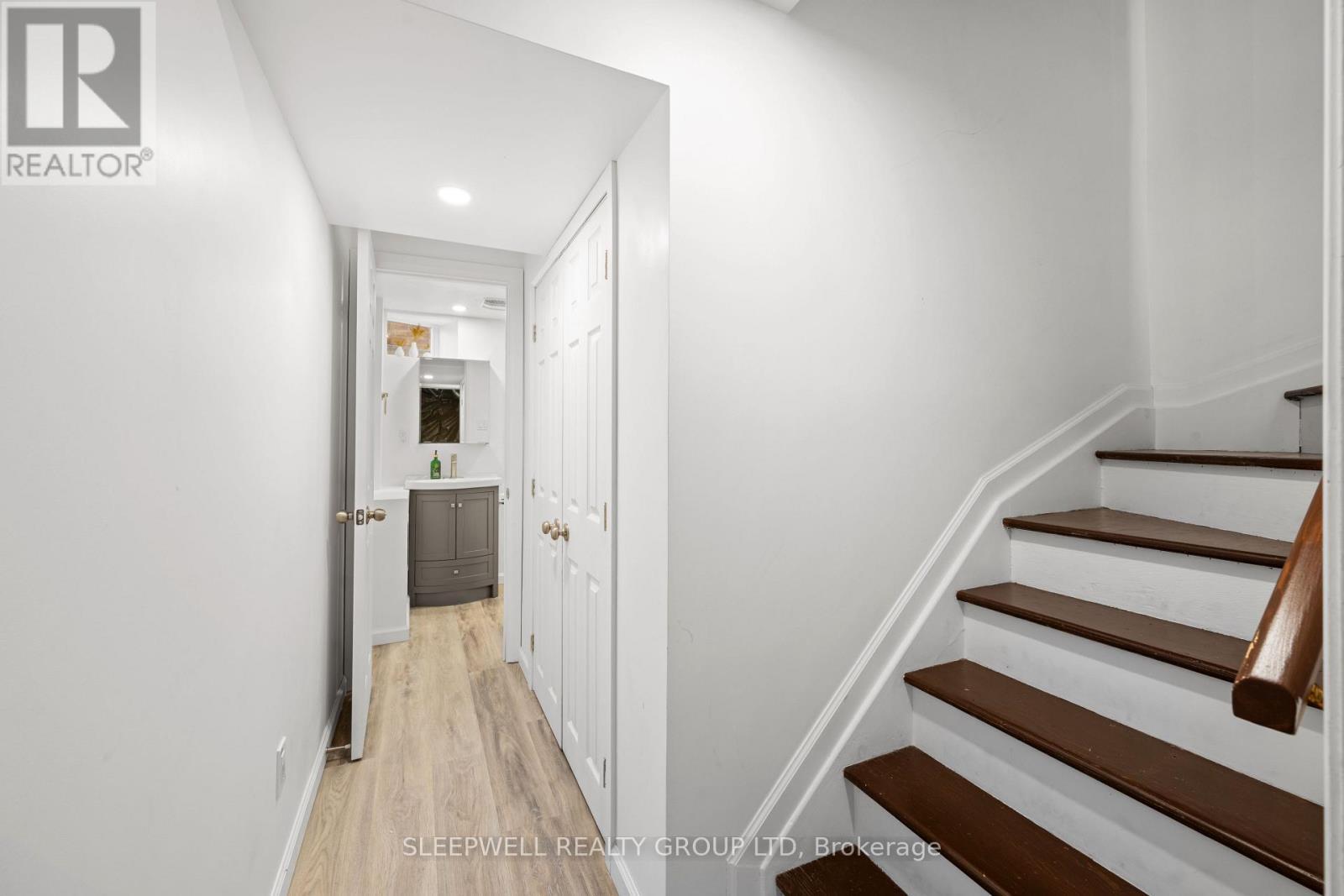 463 Cooper Street, Ottawa, ON