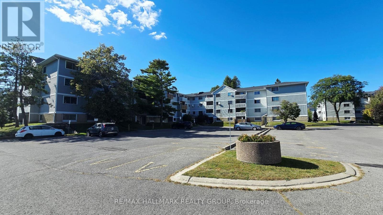 #101-214 Viewmount Drive 2 Bedroom Ground Floor - 101 - 214 Viewmount Drive, Ottawa, ON