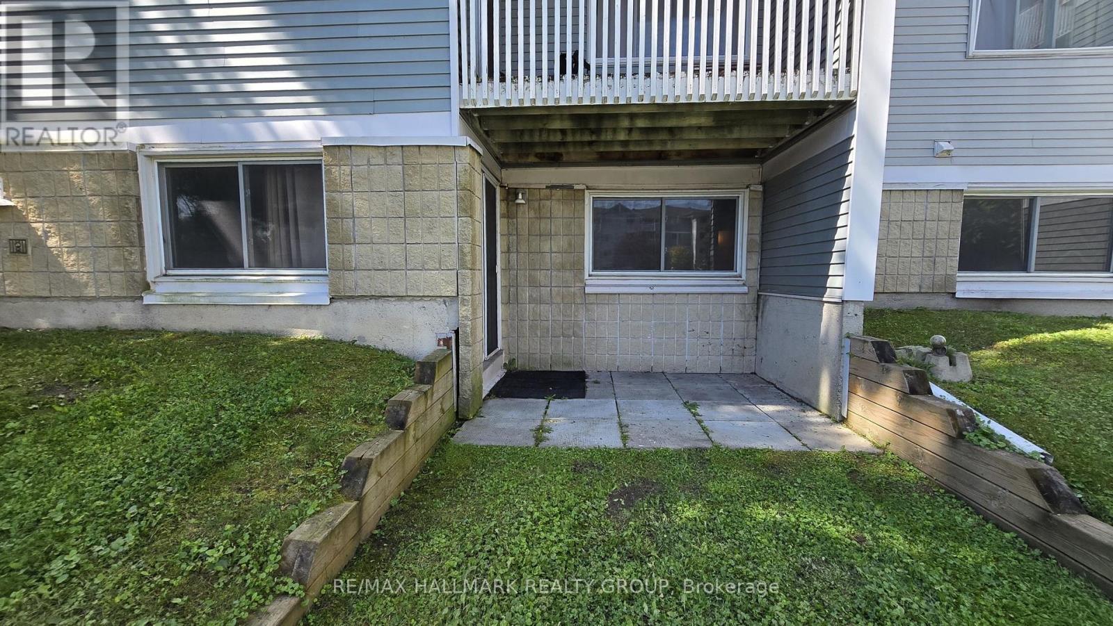 Patio - 101 - 214 Viewmount Drive, Ottawa, ON