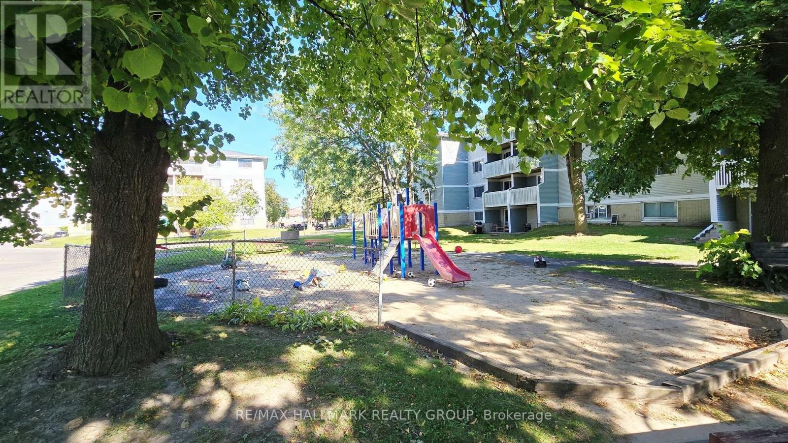 Viewmount Woods playground - 101 - 214 Viewmount Drive, Ottawa, ON