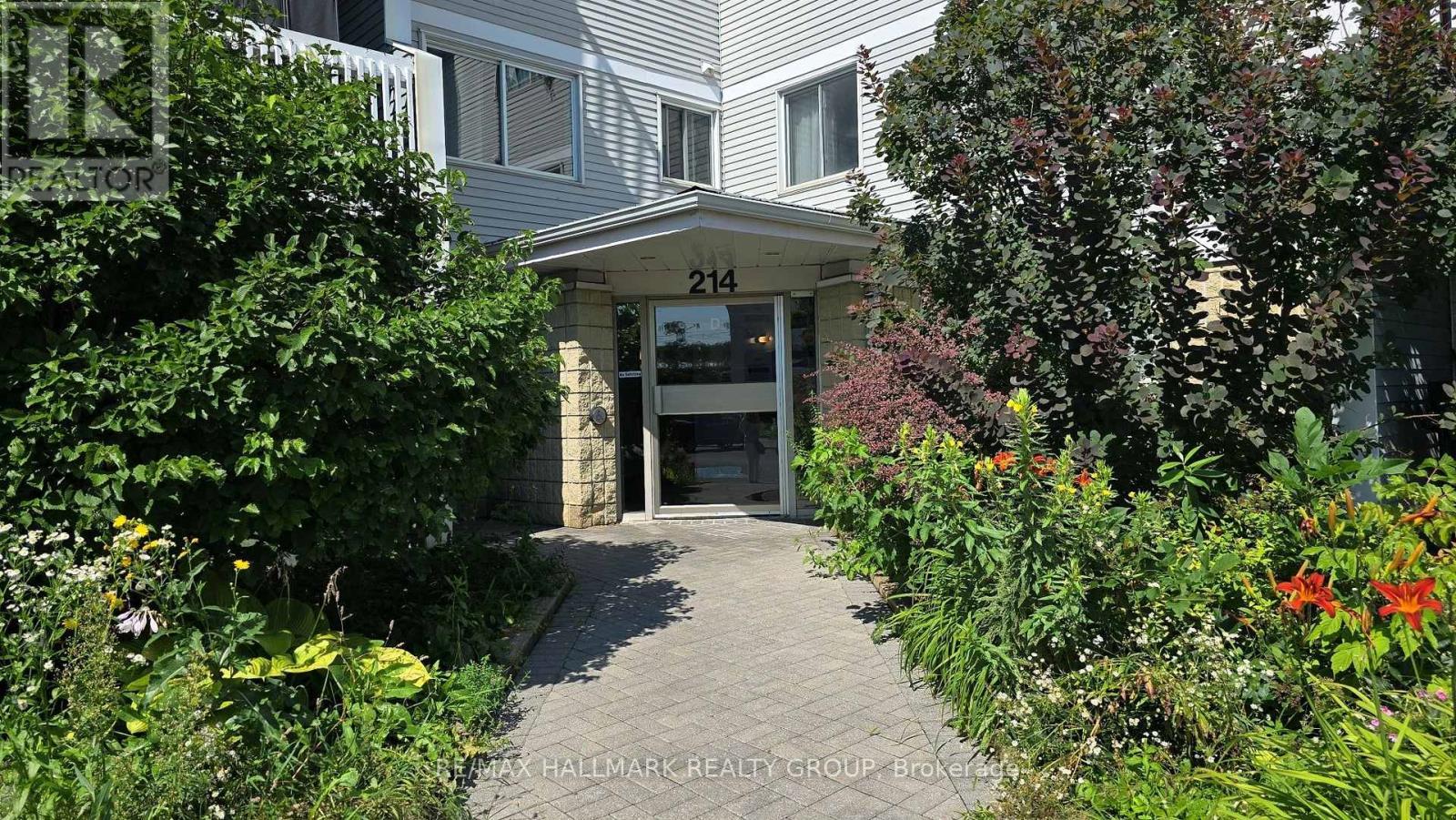 214 Viewmount Building Entrance - 101 - 214 Viewmount Drive, Ottawa, ON