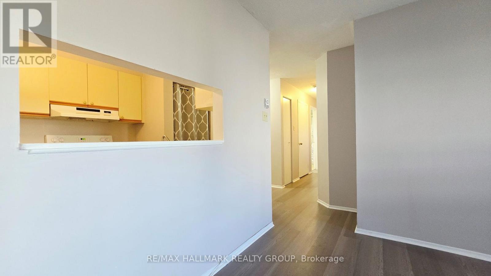 See through to kitchen from living & dining area - 101 - 214 Viewmount Drive, Ottawa, ON