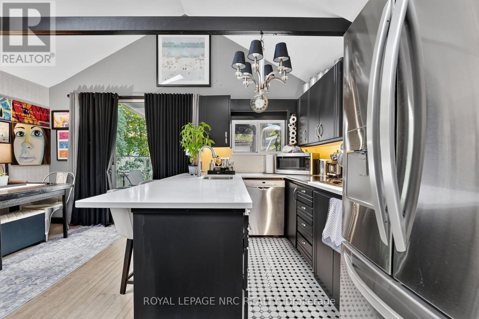 93 Lincoln Road E, Fort Erie (Crystal Beach), ON