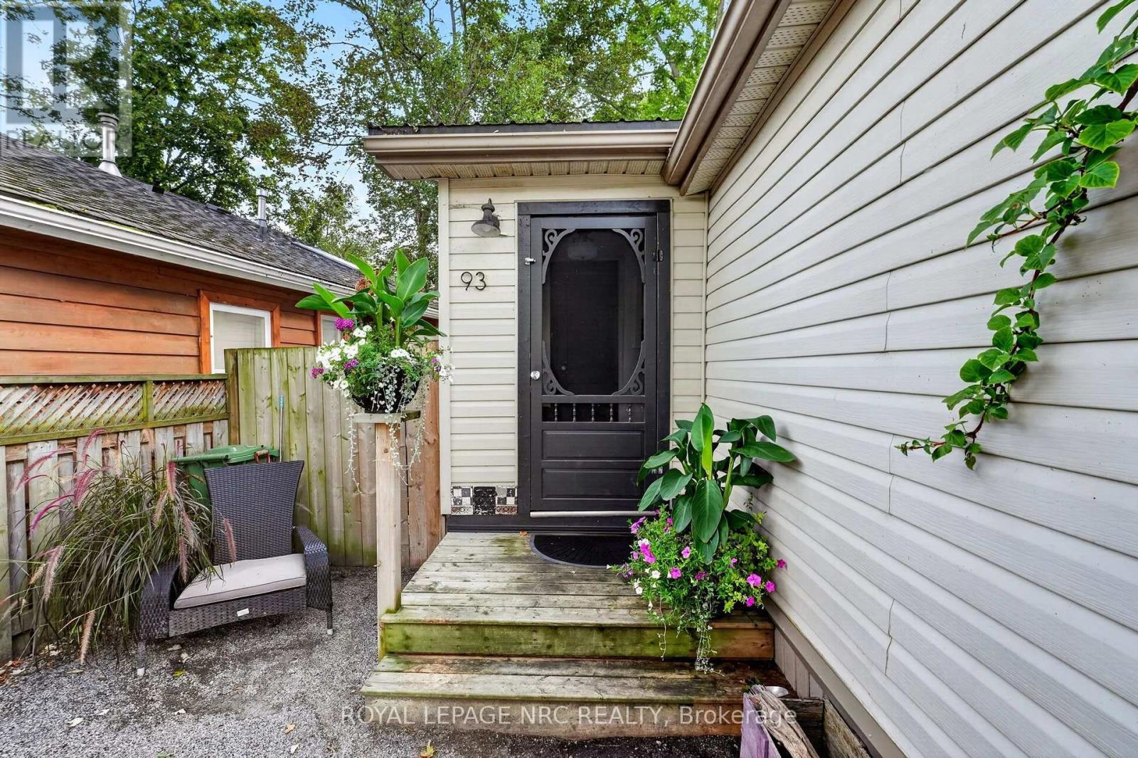93 Lincoln Road E, Fort Erie (Crystal Beach), ON