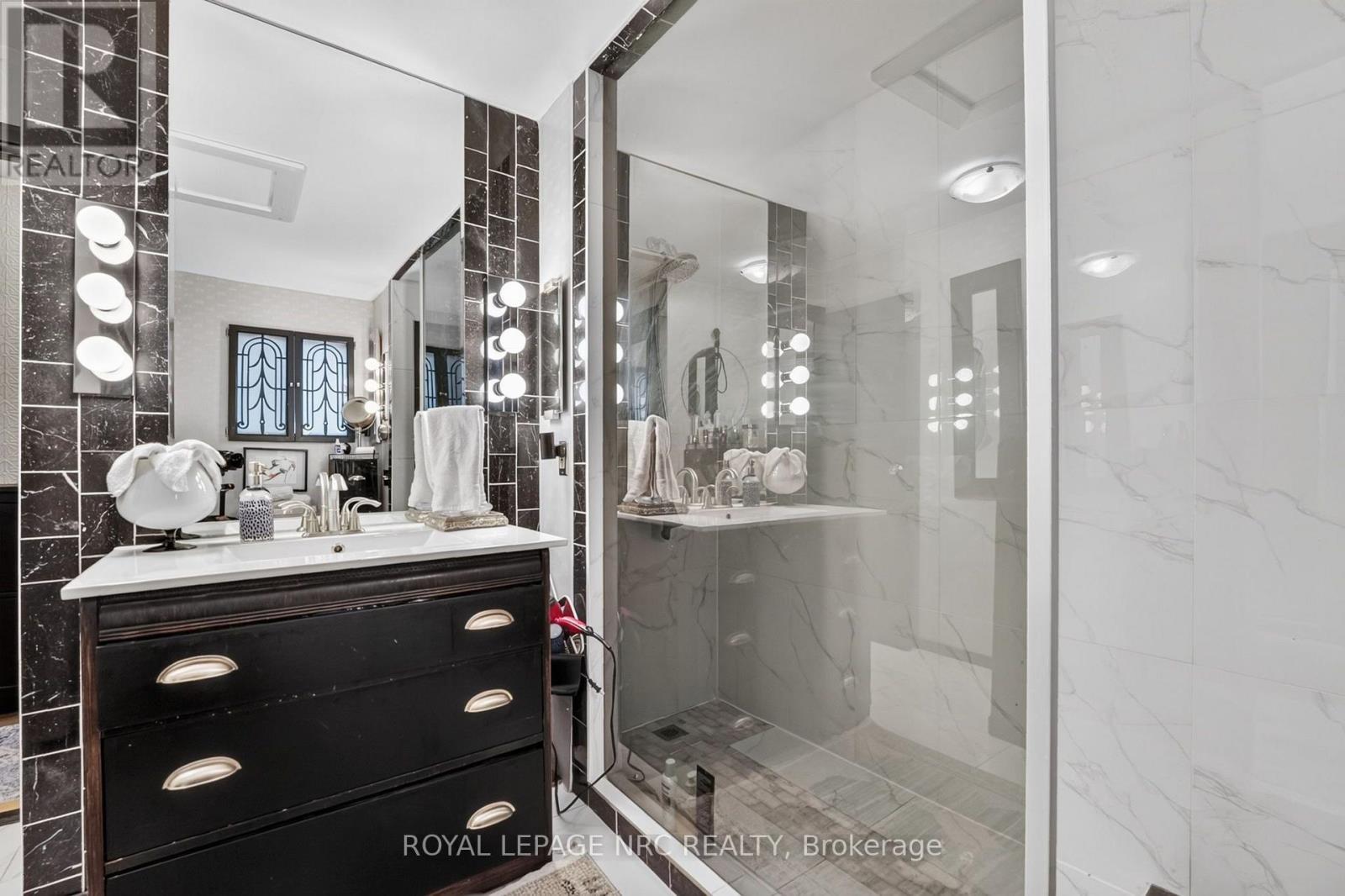 93 Lincoln Road E, Fort Erie (Crystal Beach), ON