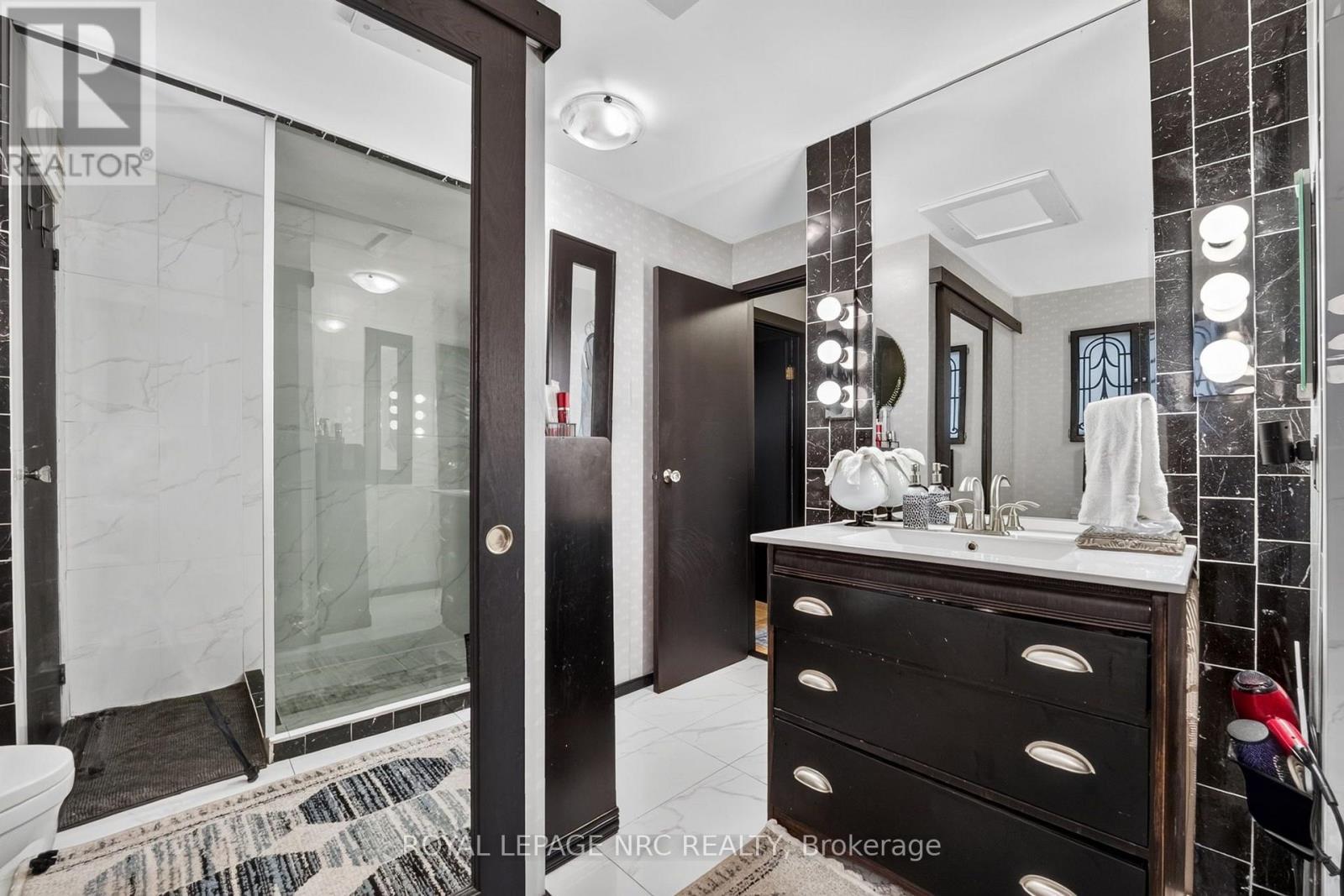 93 Lincoln Road E, Fort Erie (Crystal Beach), ON