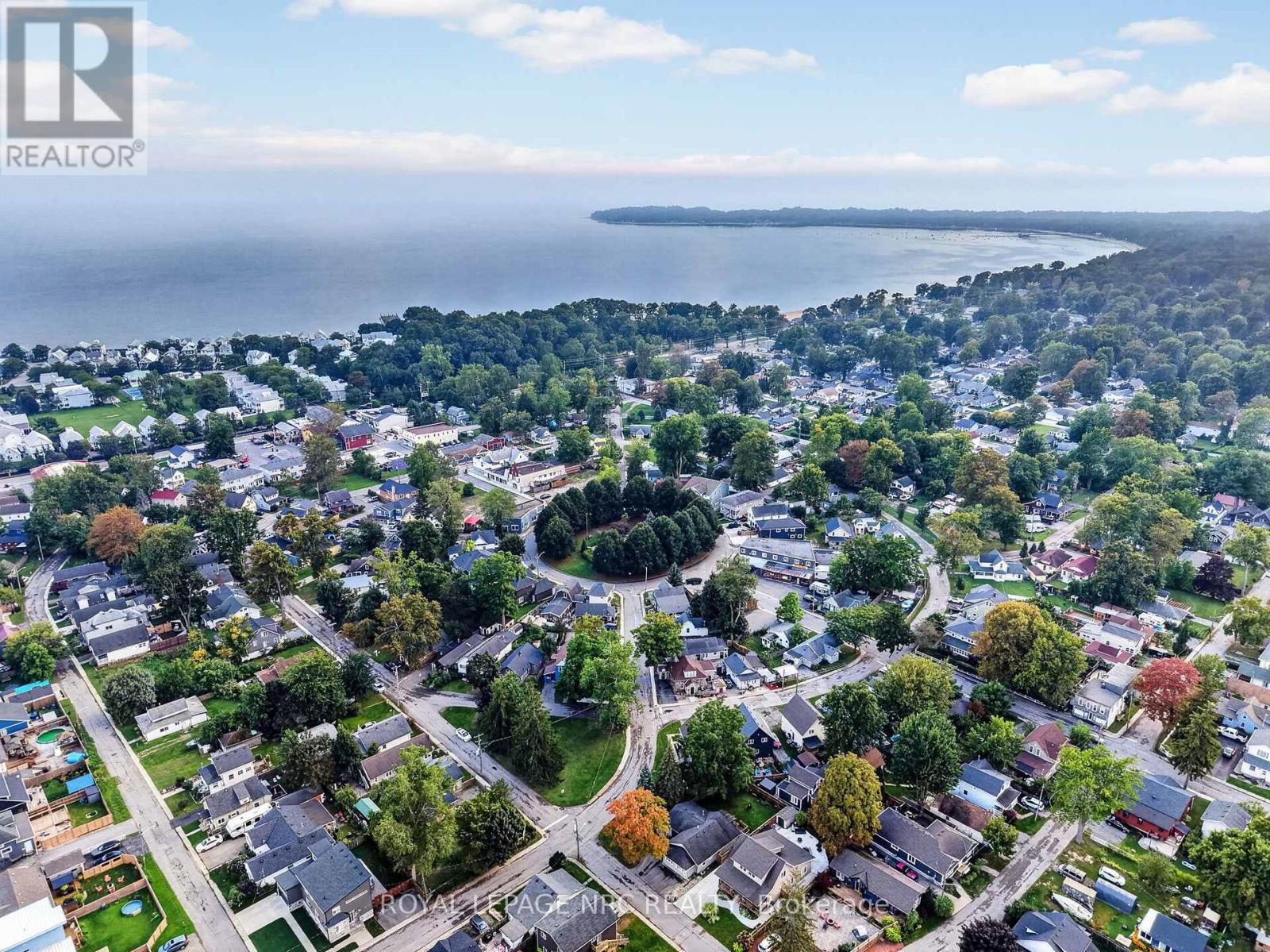 93 Lincoln Road E, Fort Erie (Crystal Beach), ON