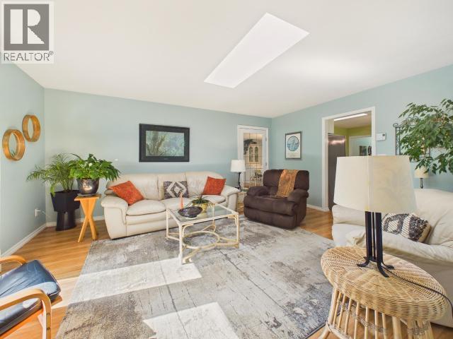 11070 Highway 101, Powell River, BC