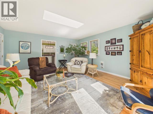 11070 Highway 101, Powell River, BC