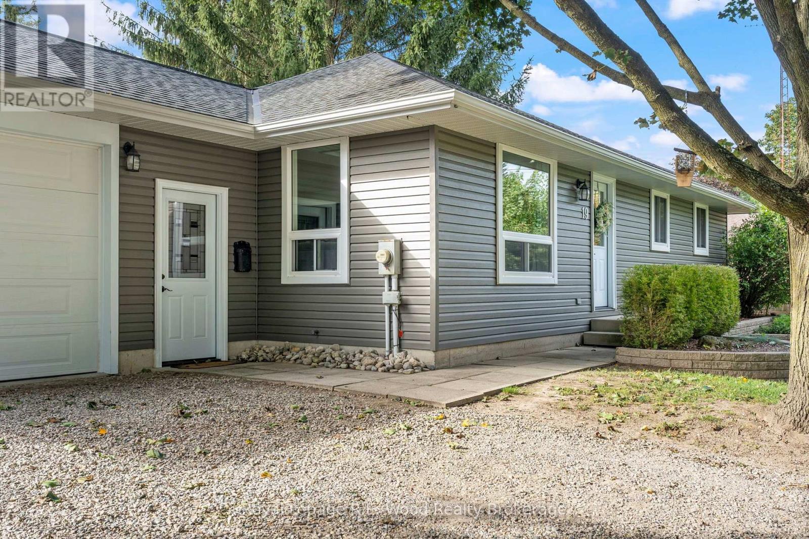 19 Queen Street E, Norwich (Otterville), ON