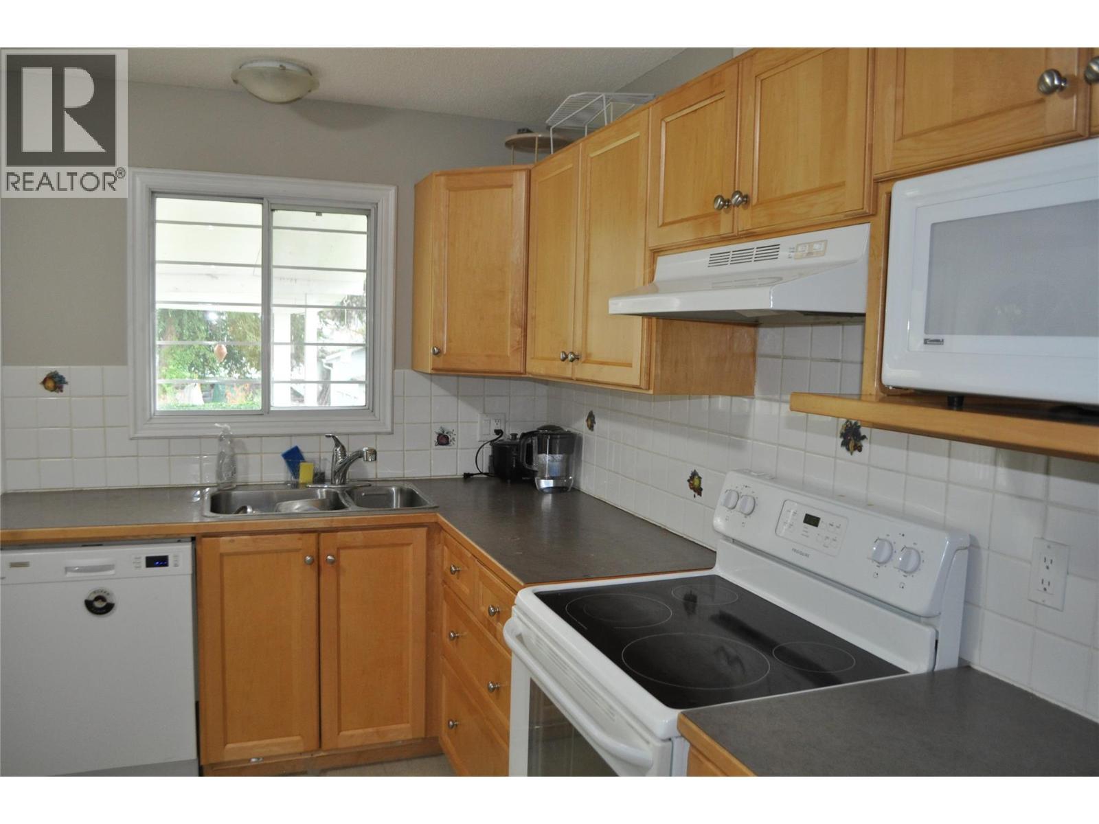 645 Pinetree Road, Kelowna, BC