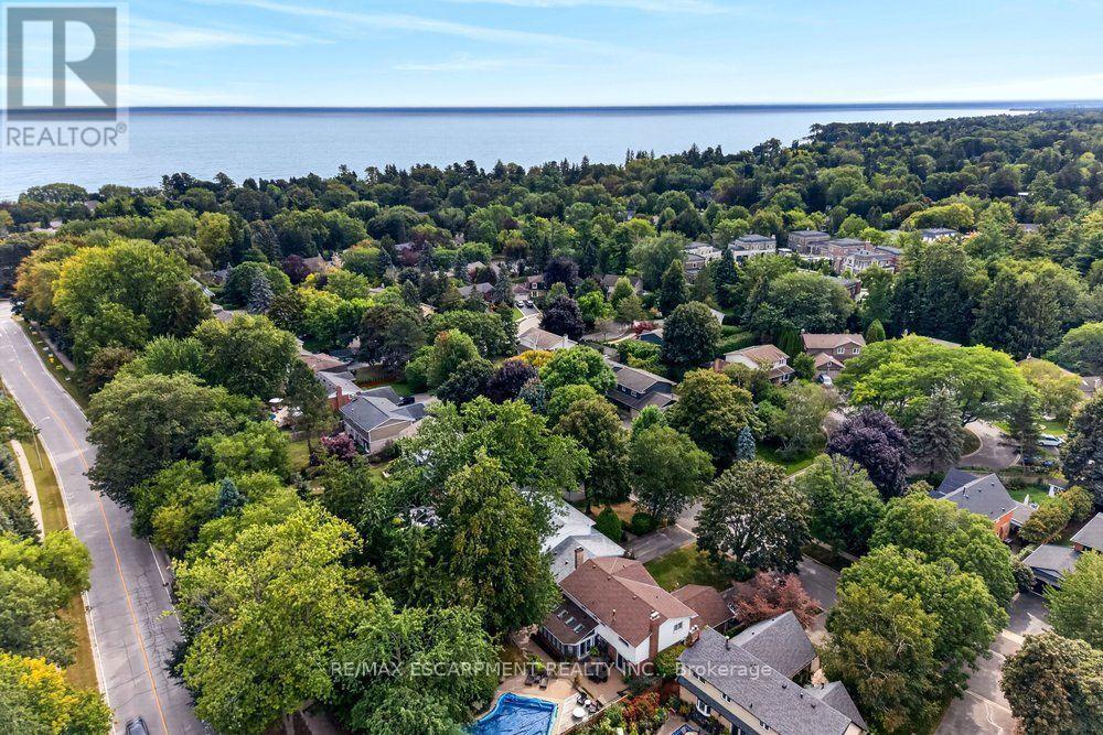 Close to Lake Ontario - 159 All Saints Crescent, Oakville, ON