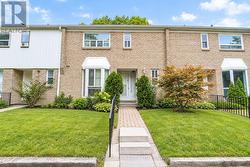 3 - 9 GOSFORD BOULEVARD Toronto, ON M3N 2G7