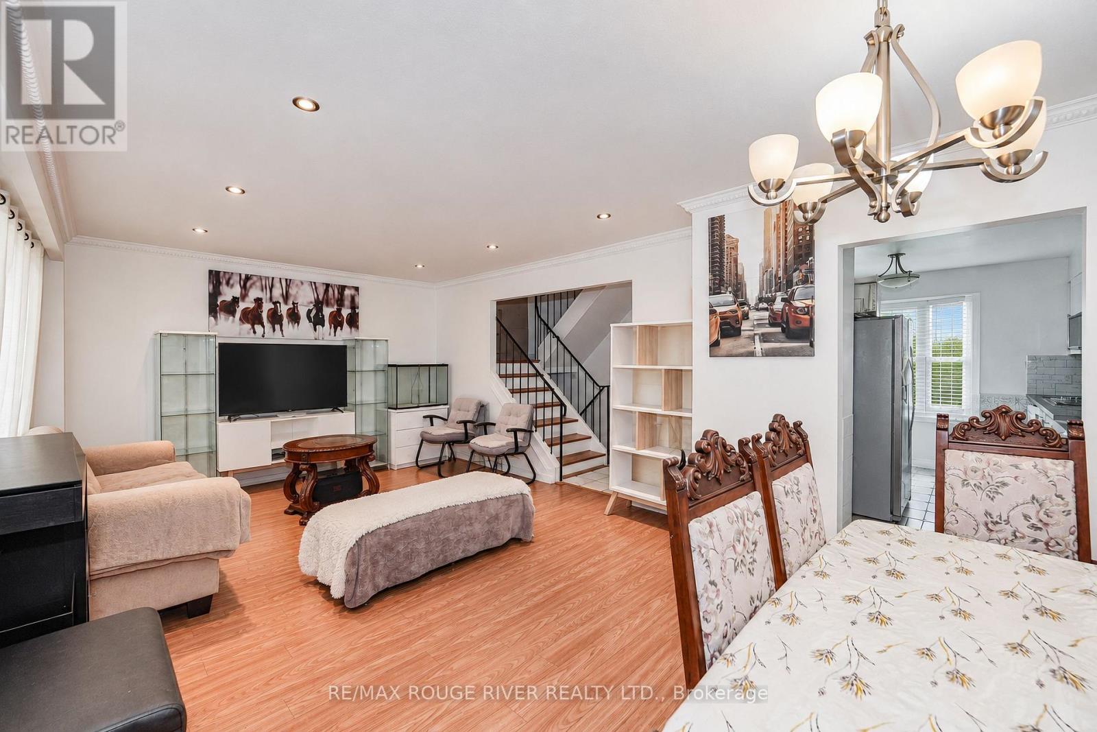 3 - 9 Gosford Boulevard, Toronto, ON