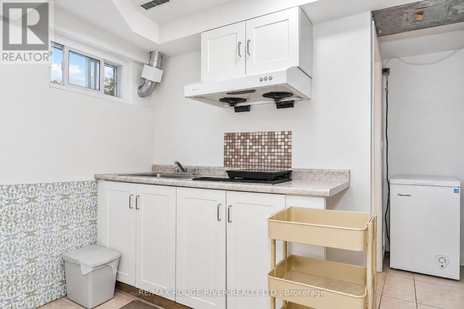 3 - 9 Gosford Boulevard, Toronto, ON