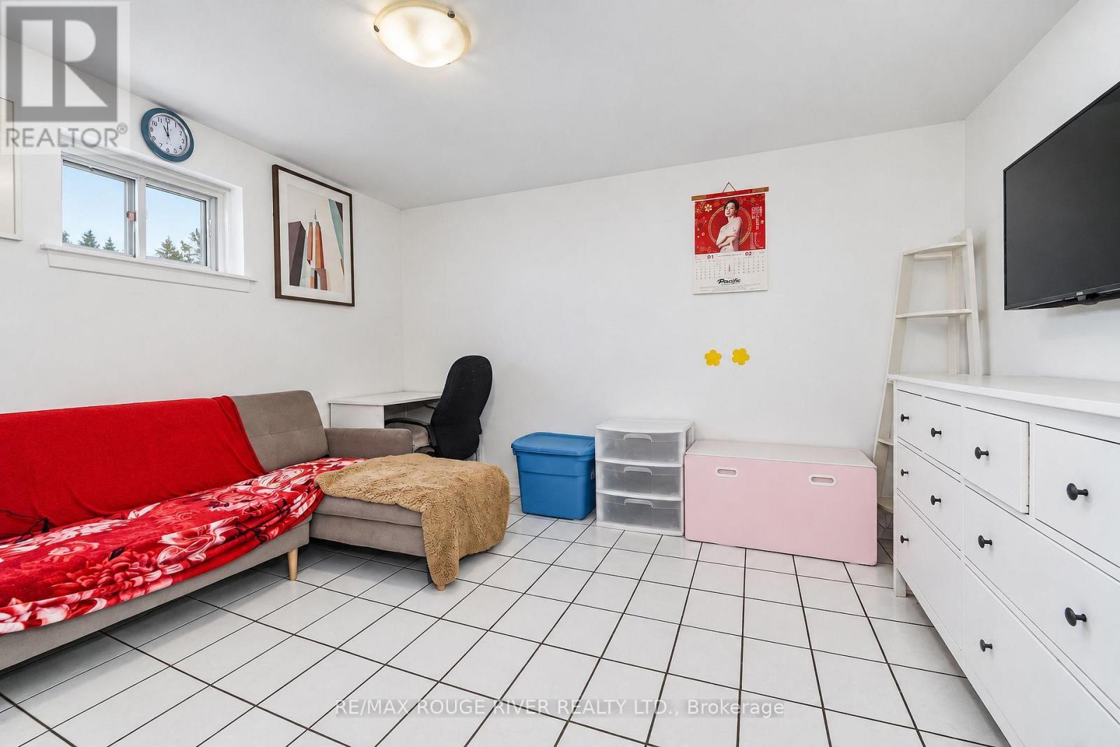 3 - 9 Gosford Boulevard, Toronto, ON