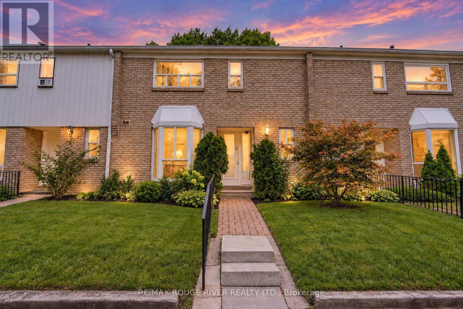 3 - 9 Gosford Boulevard, Toronto, ON