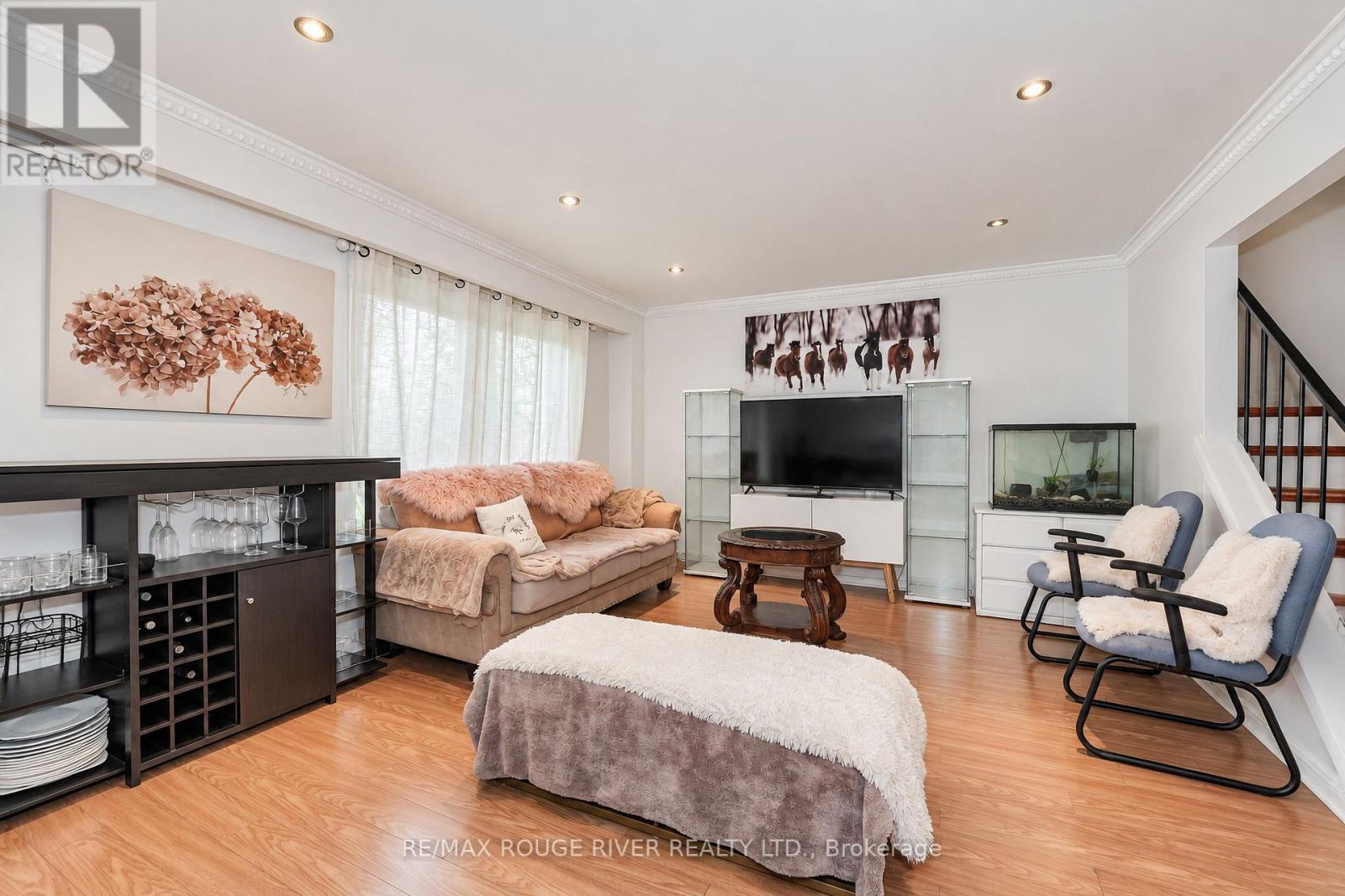 3 - 9 Gosford Boulevard, Toronto, ON