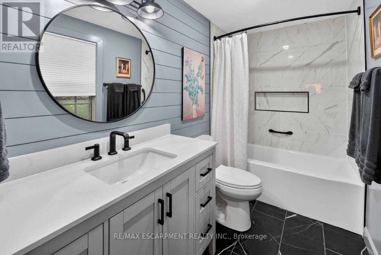32 - 5 Carn Castle Gate, St. Catharines, ON
