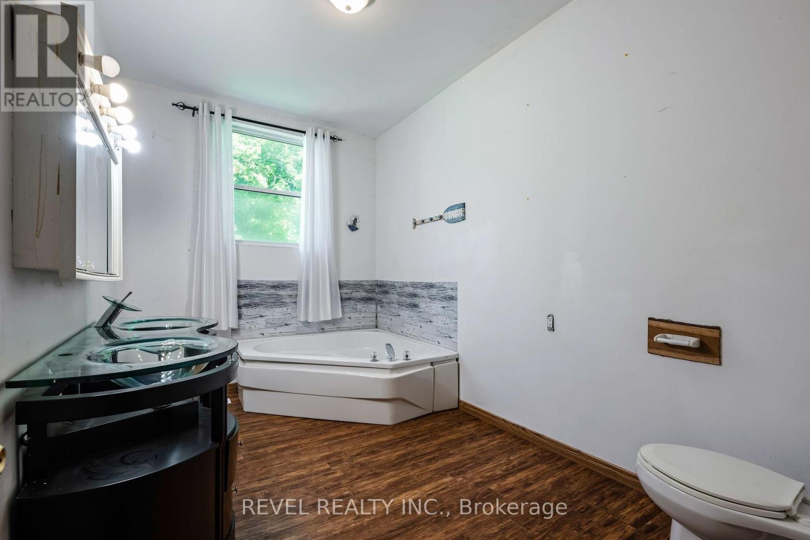Main Floor 5 pc Bath - 279 1St Ave Avenue S, Arran-Elderslie, ON