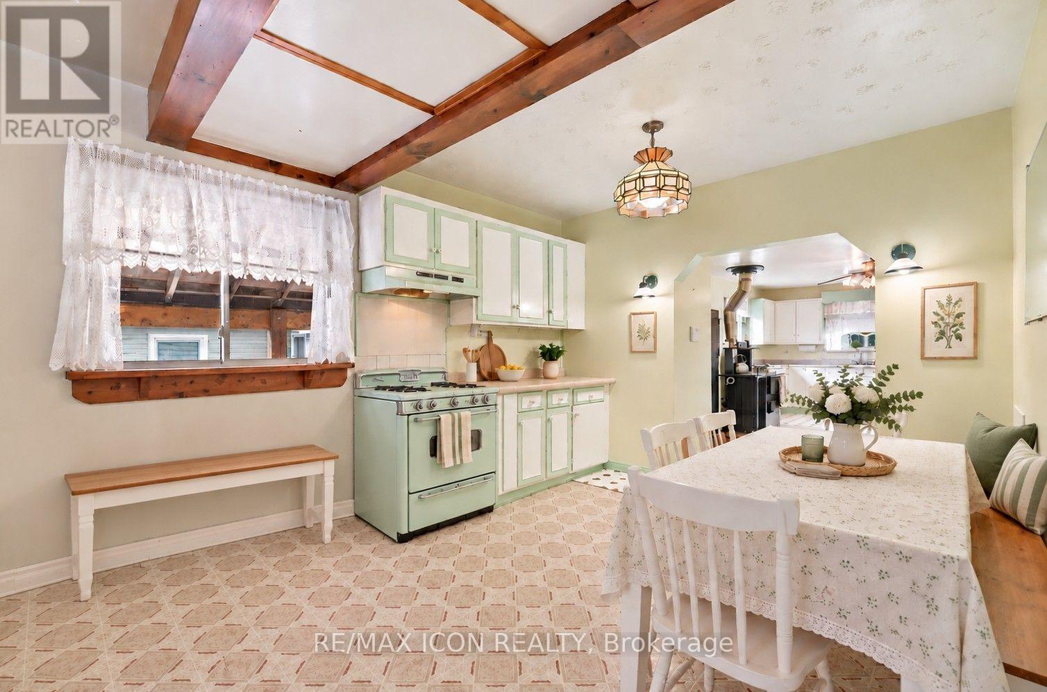 *virtually staged for demonstration purposes - 423 Lawrence Avenue, Kitchener, ON