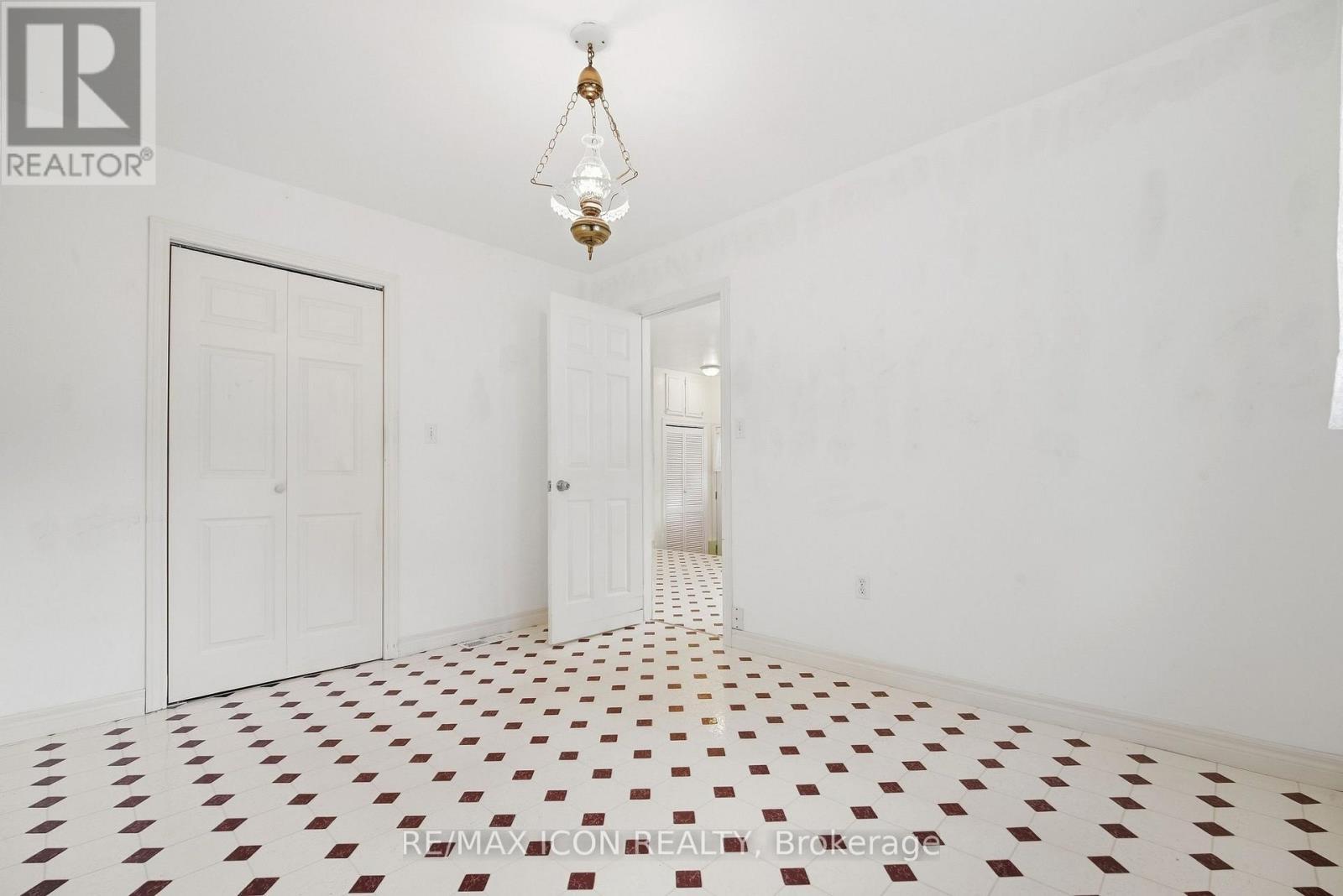 423 Lawrence Avenue, Kitchener, ON