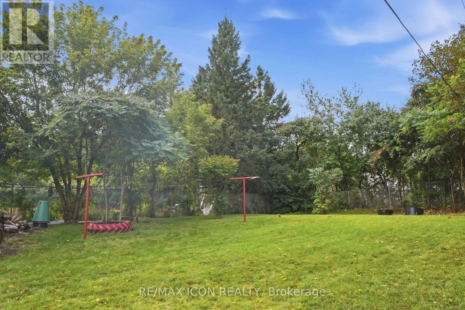 423 Lawrence Avenue, Kitchener, ON