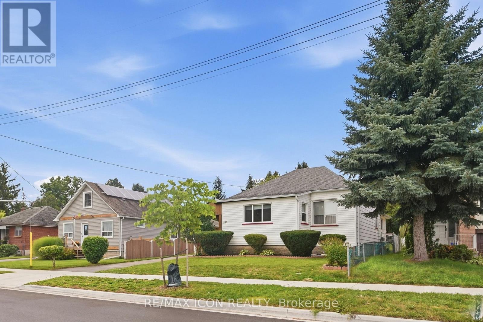 423 Lawrence Avenue, Kitchener, ON
