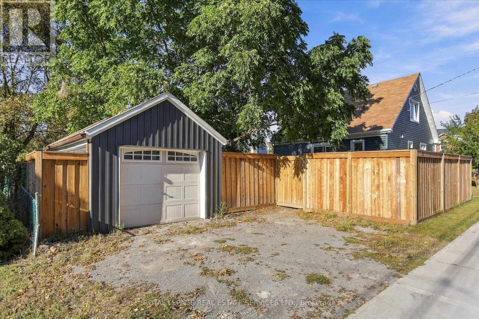 Detached Garage & 2 Driveway Spots - 193 Rutherford Avenue, Peterborough, ON