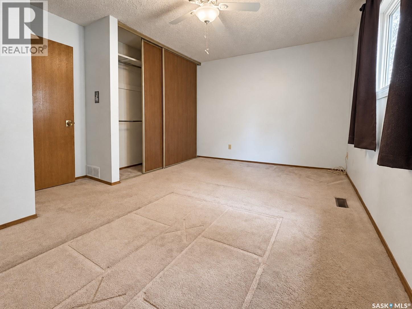 7122 Lawrence Drive, Regina, SK