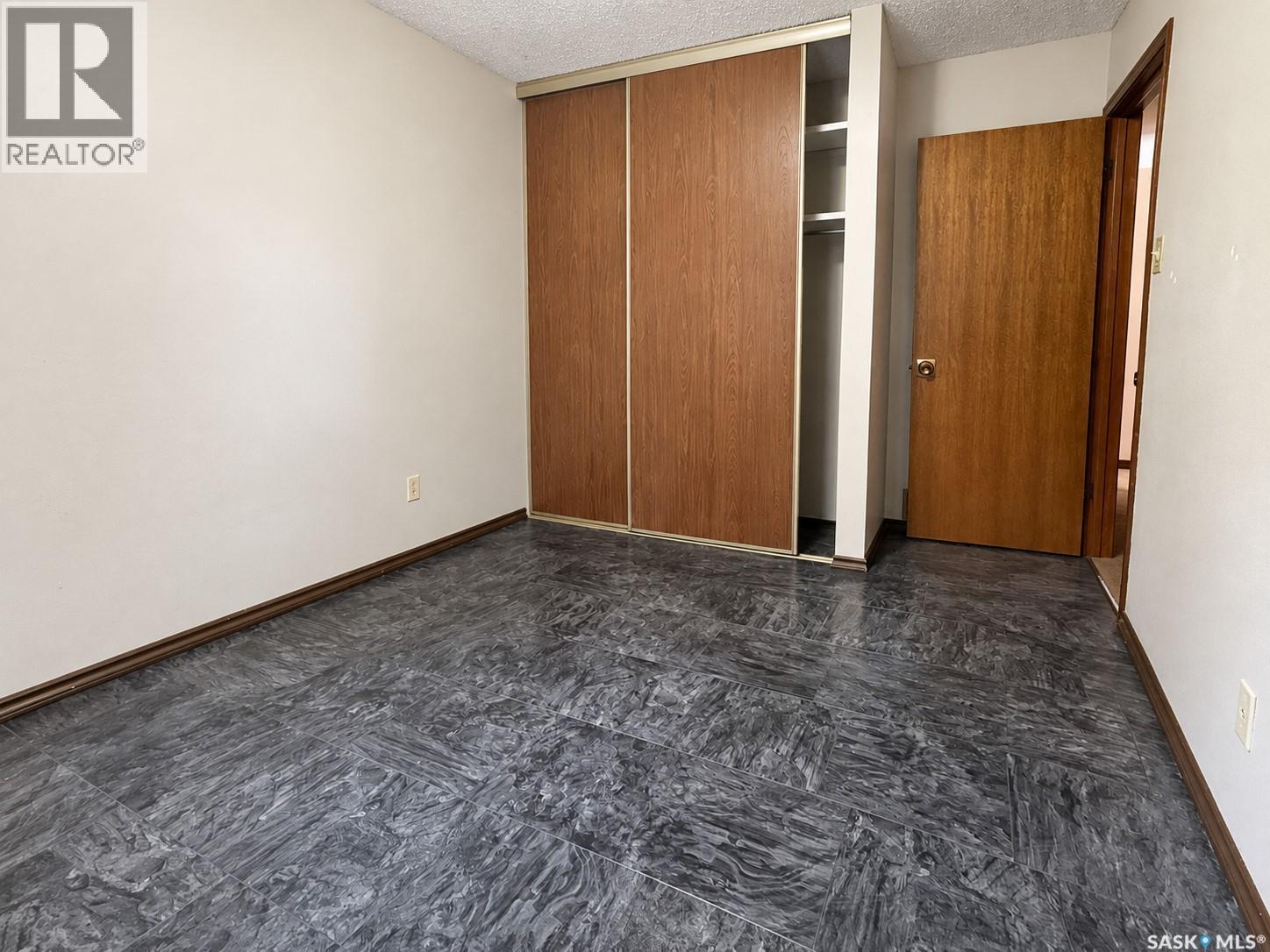 7122 Lawrence Drive, Regina, SK