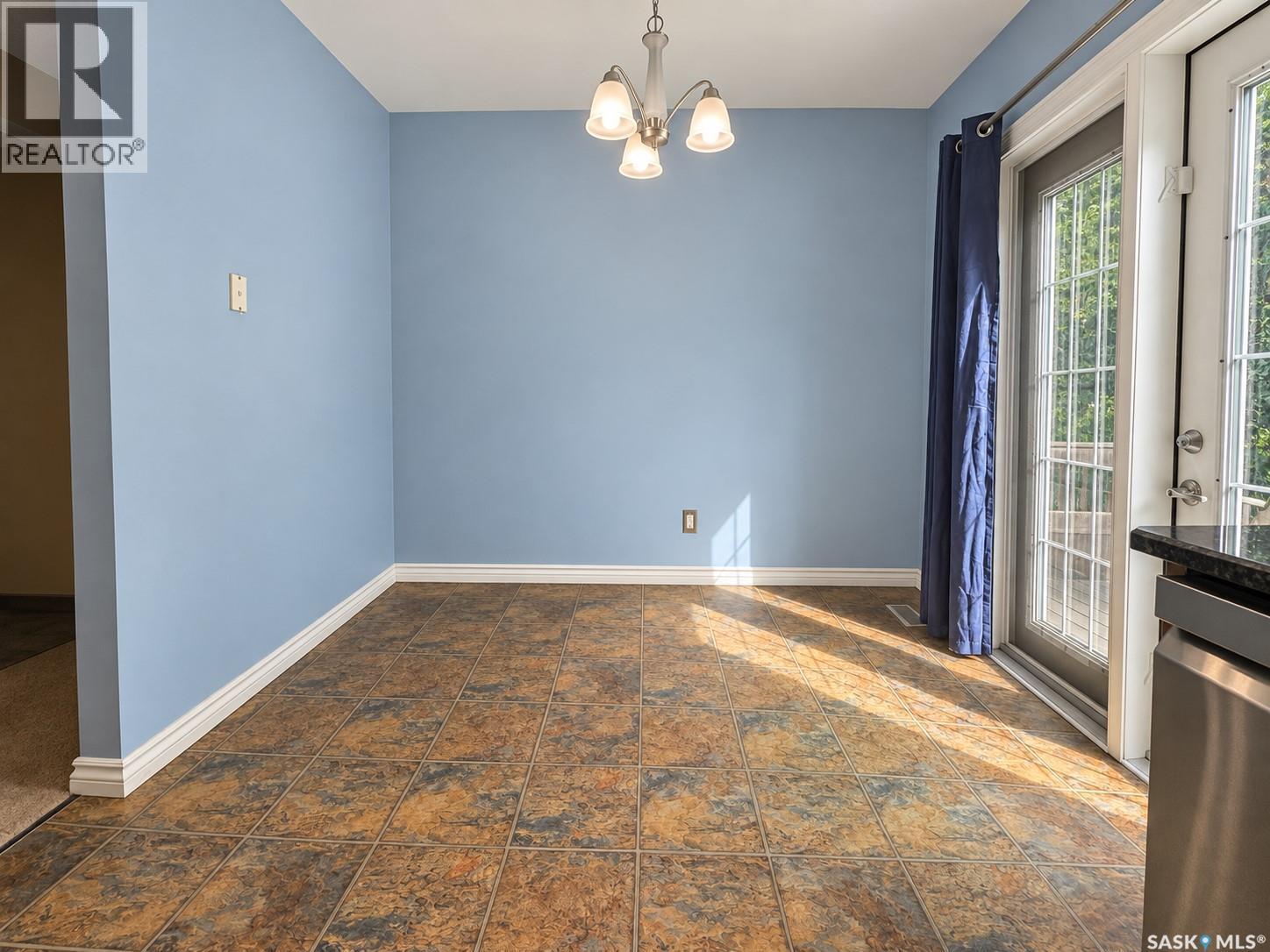 7122 Lawrence Drive, Regina, SK