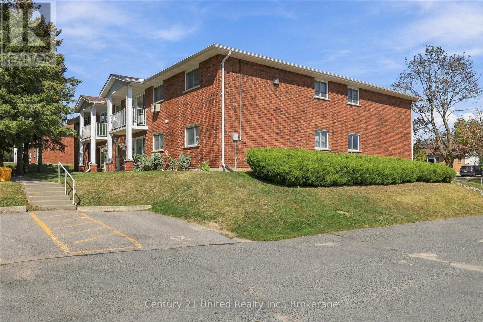 202 - 2406 Mountland Drive, Peterborough (Monaghan Ward 2), ON